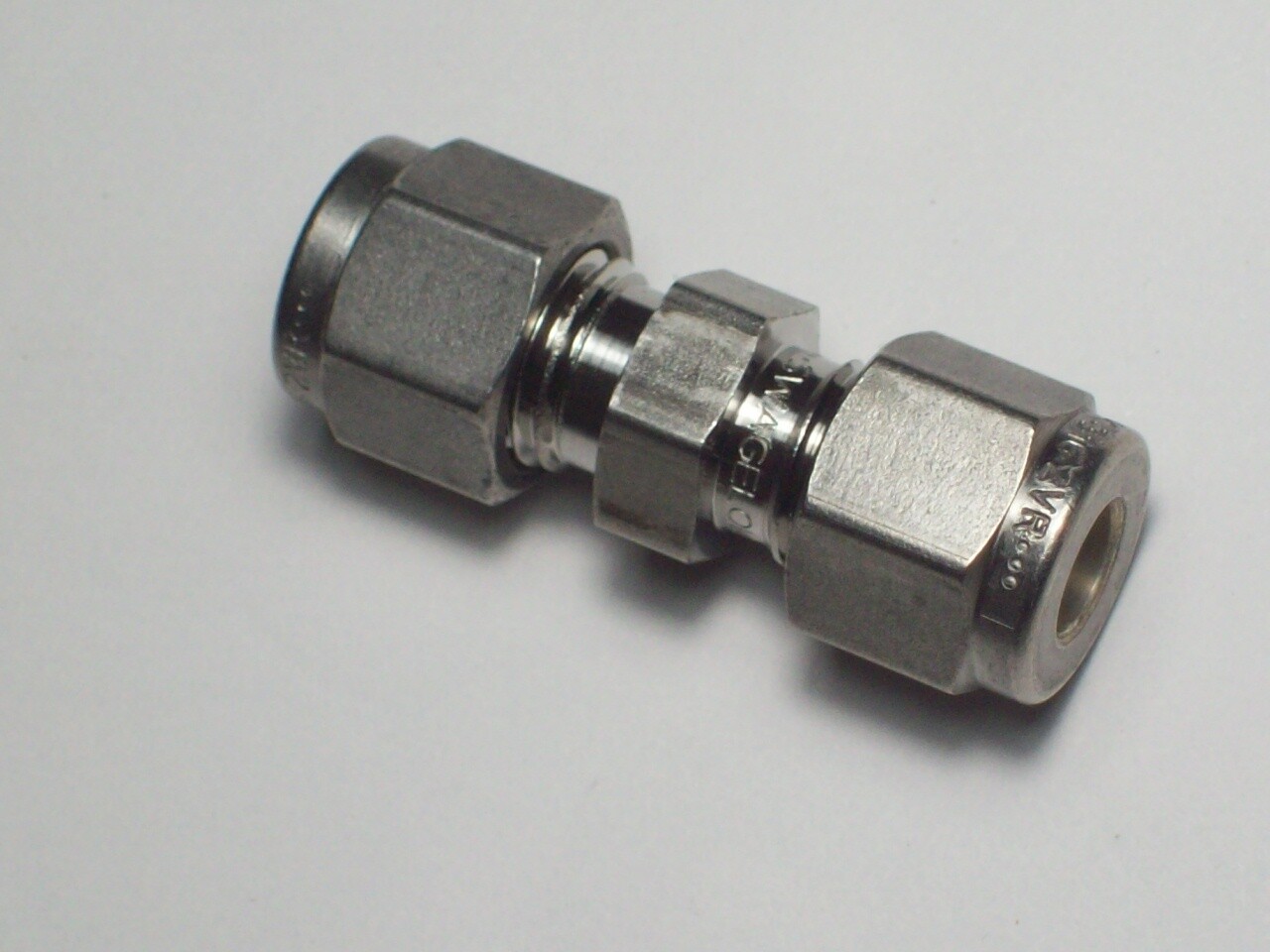 1 - Swagelok Stainless Steel Union Fitting, 1/4" OD Tube, SS-400-6