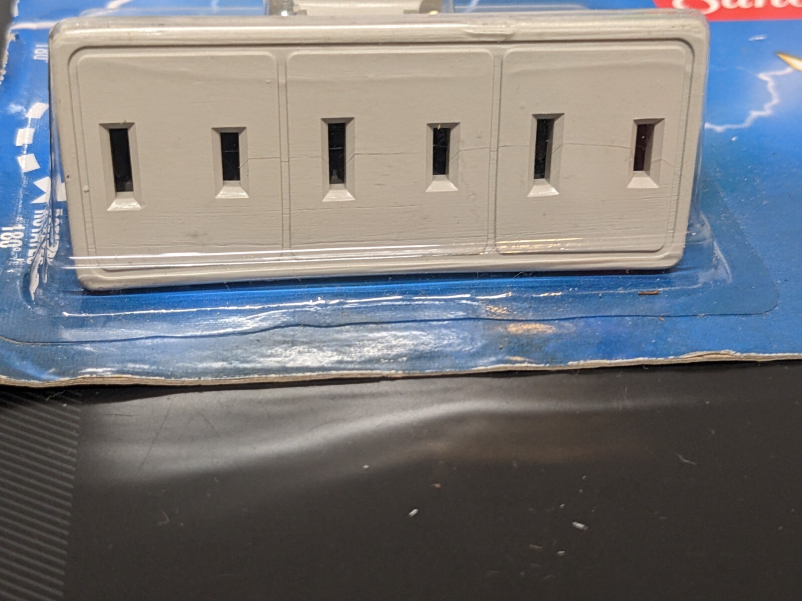 Sunbeam 3-Outlet Swivel Wall Plug