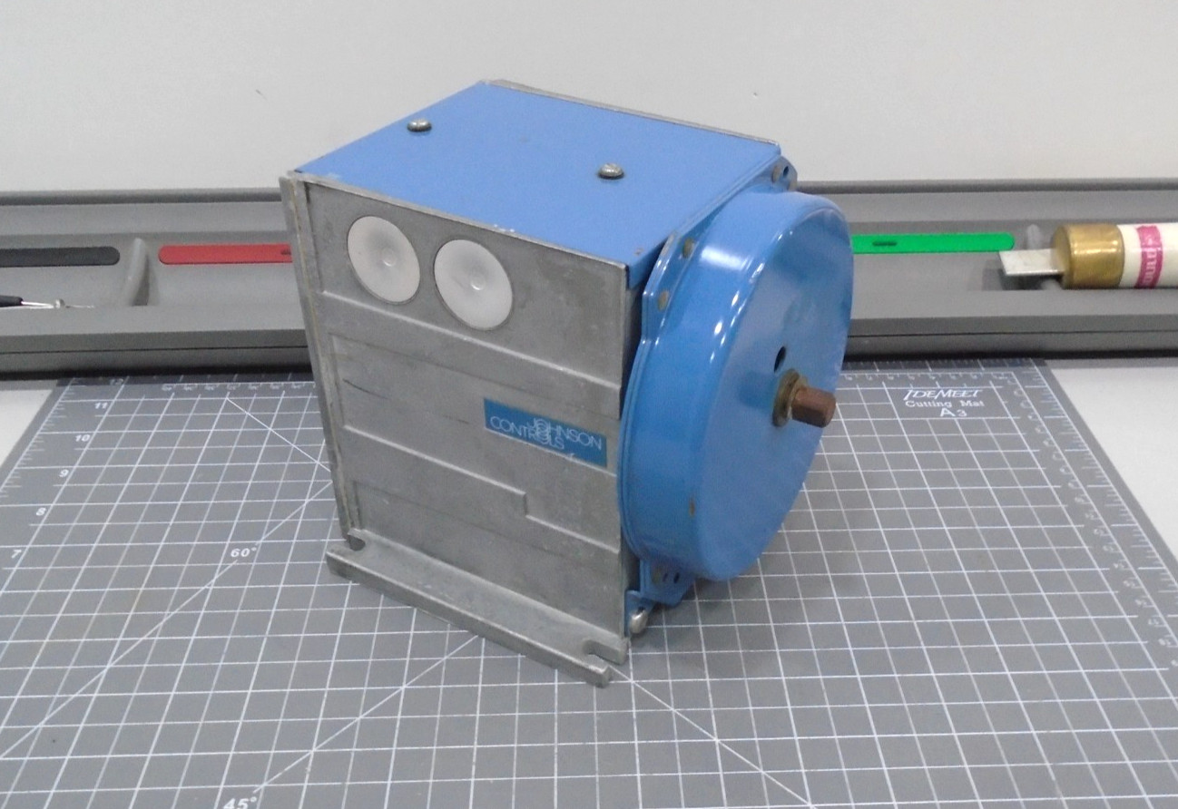 NEW Johnson Controls M130-J-GA-1 Proportional Rotary Actuator motor