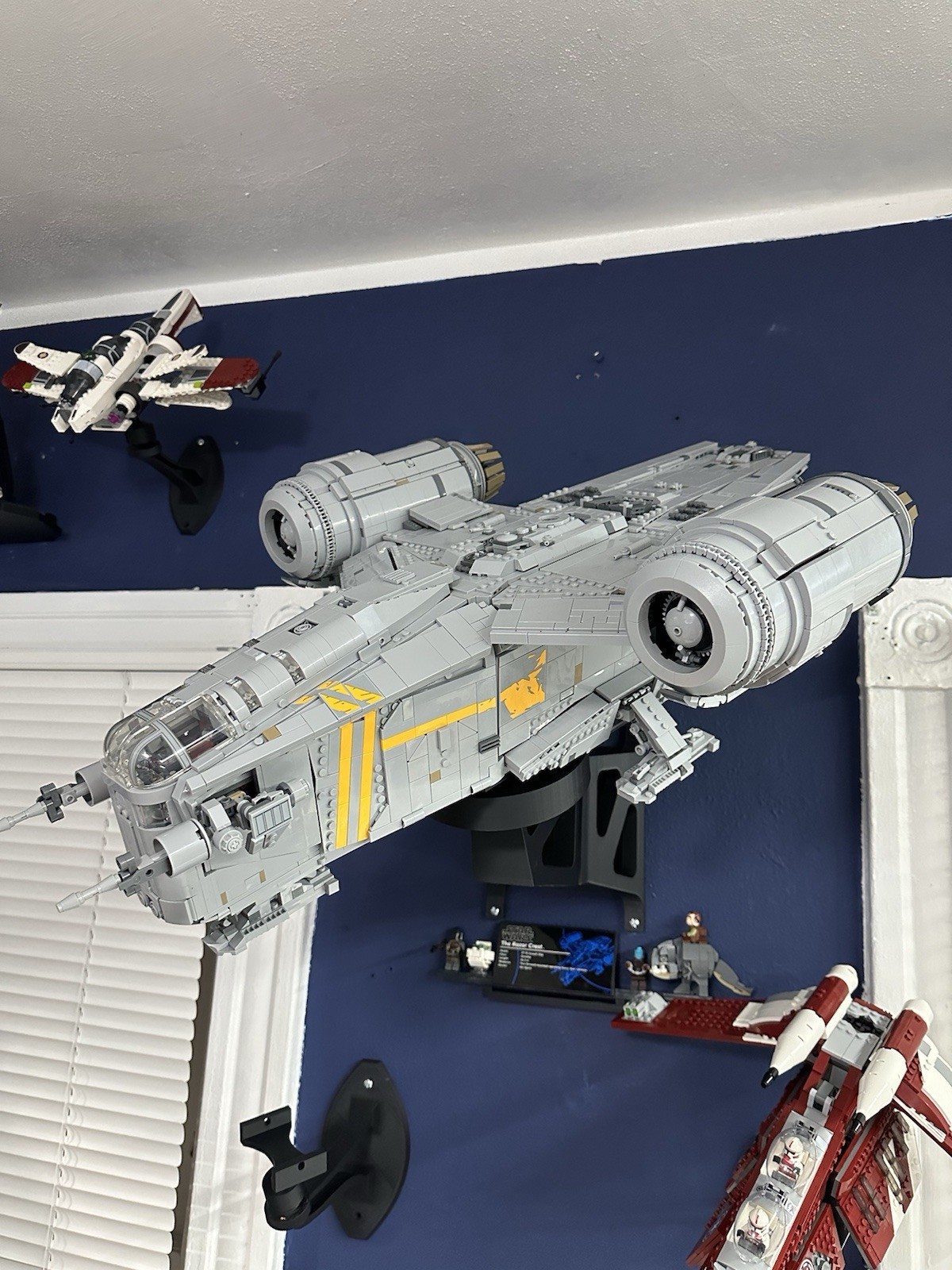 Wall Mount Display for Lego Star Wars UCS Razor Crest