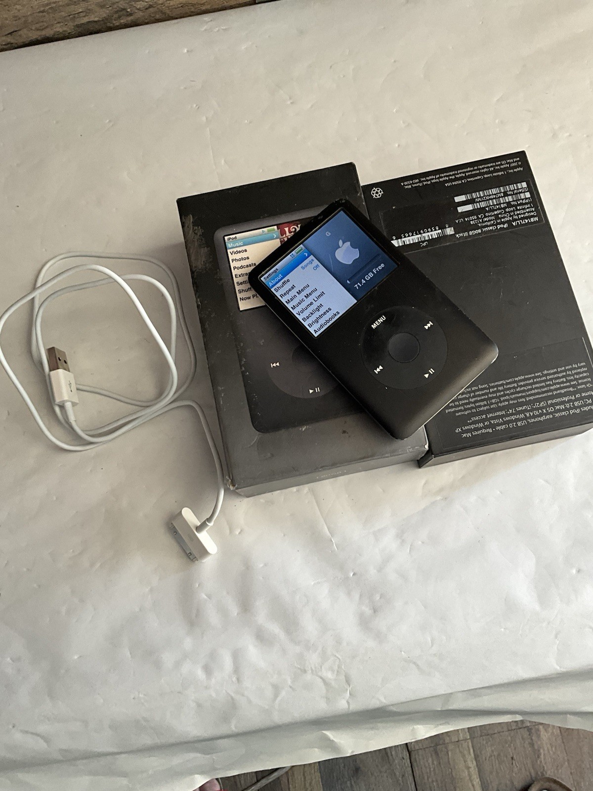 Apple I POD Classic 80 G 2007 Black With Box Cable