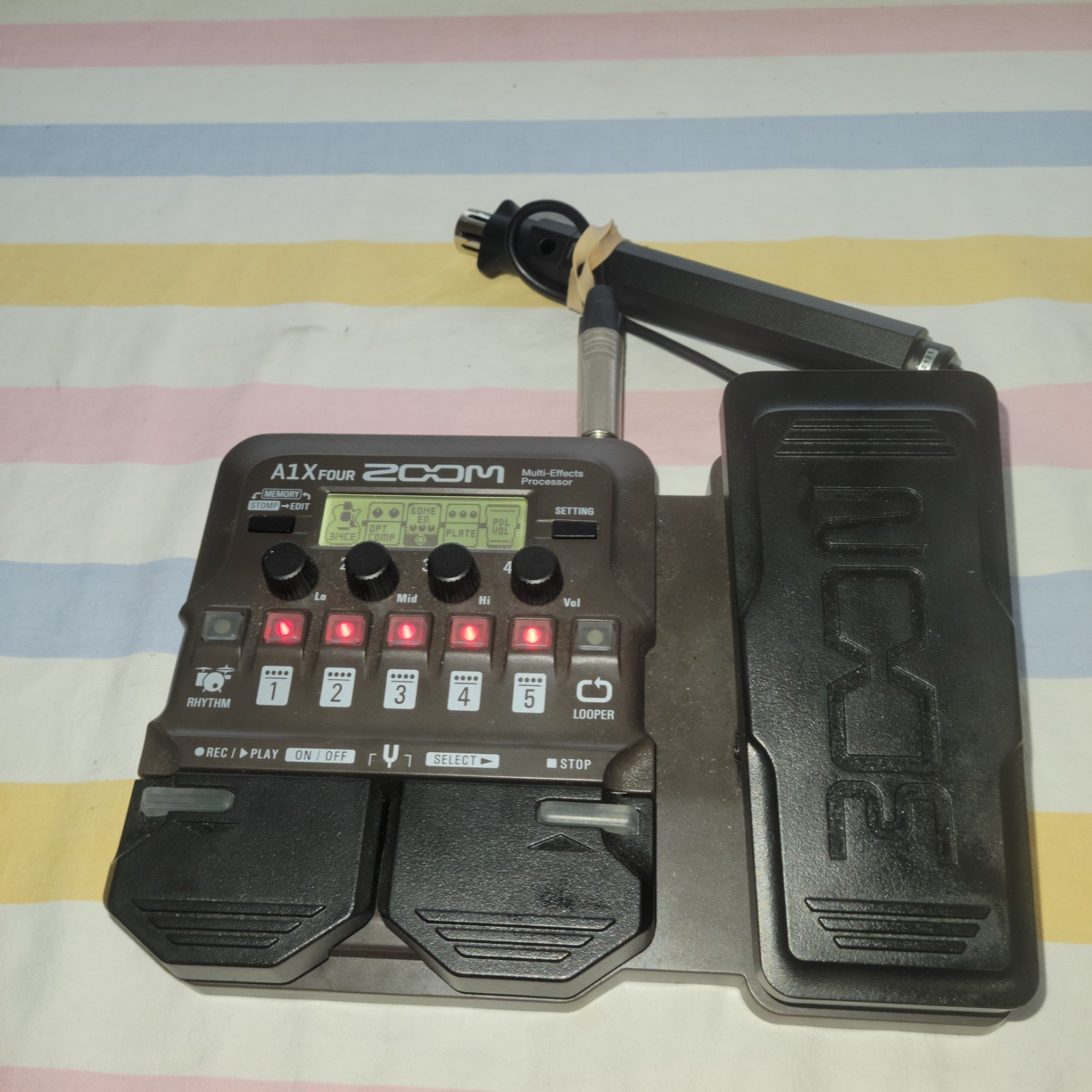 Zoom A1X Four Acoustic Multi-Effects Processor W Expression Pedal +  MAA-1 Mic