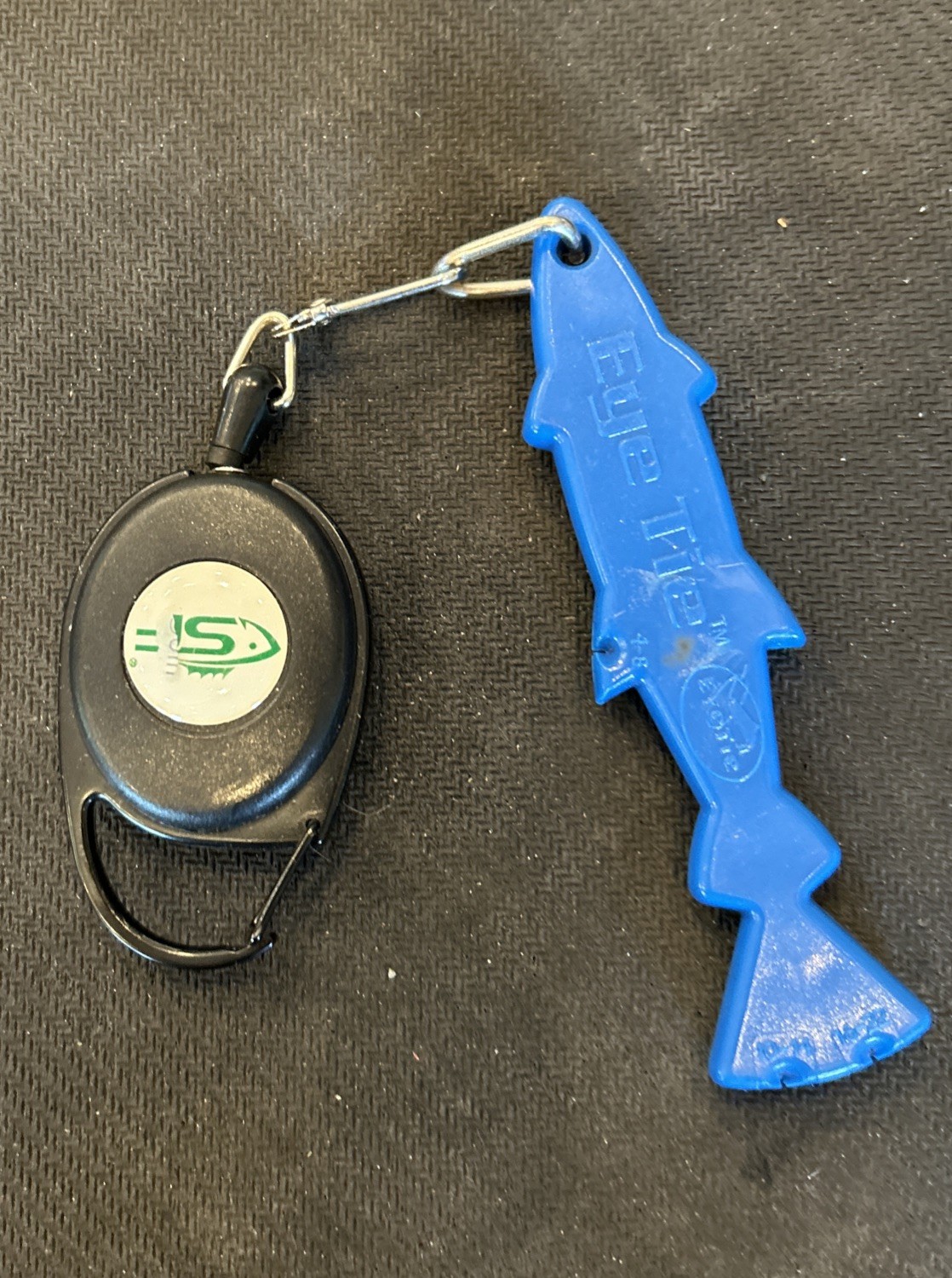 Eye Tie Fly Threader with zinger, brand new, never used