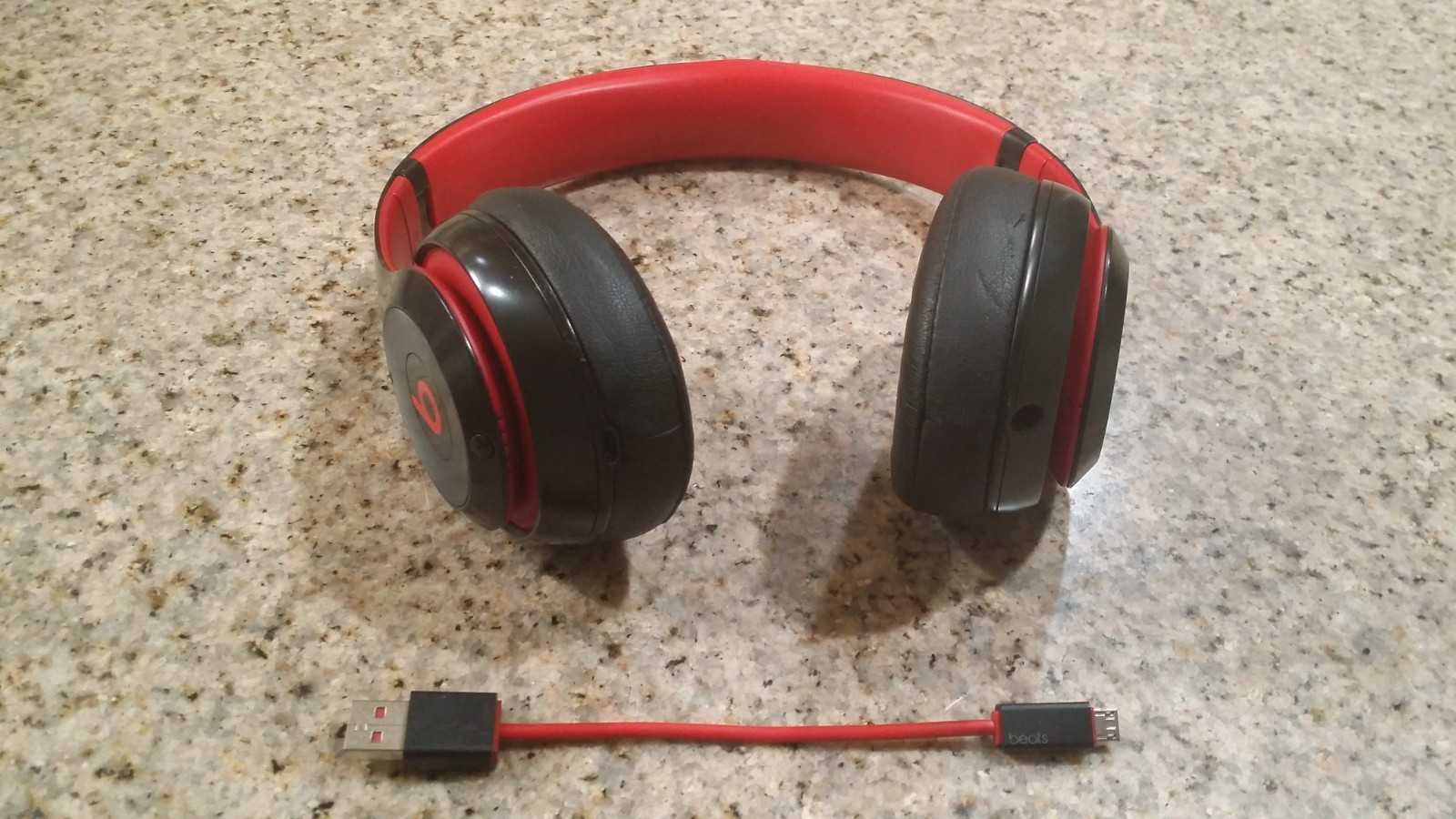 Beats by Dr. Dre Studio  3.0 Wireless Bluetooth  Over-Ear headphones Red/black