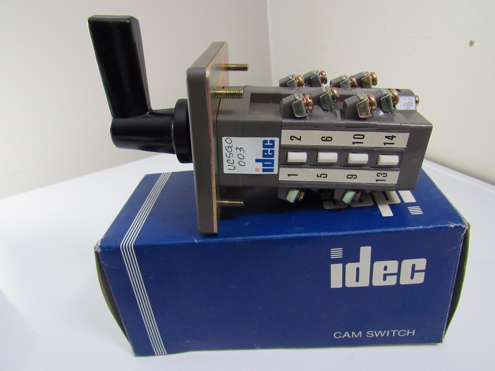 IDEC UCSQ0003 CAM SWITCH