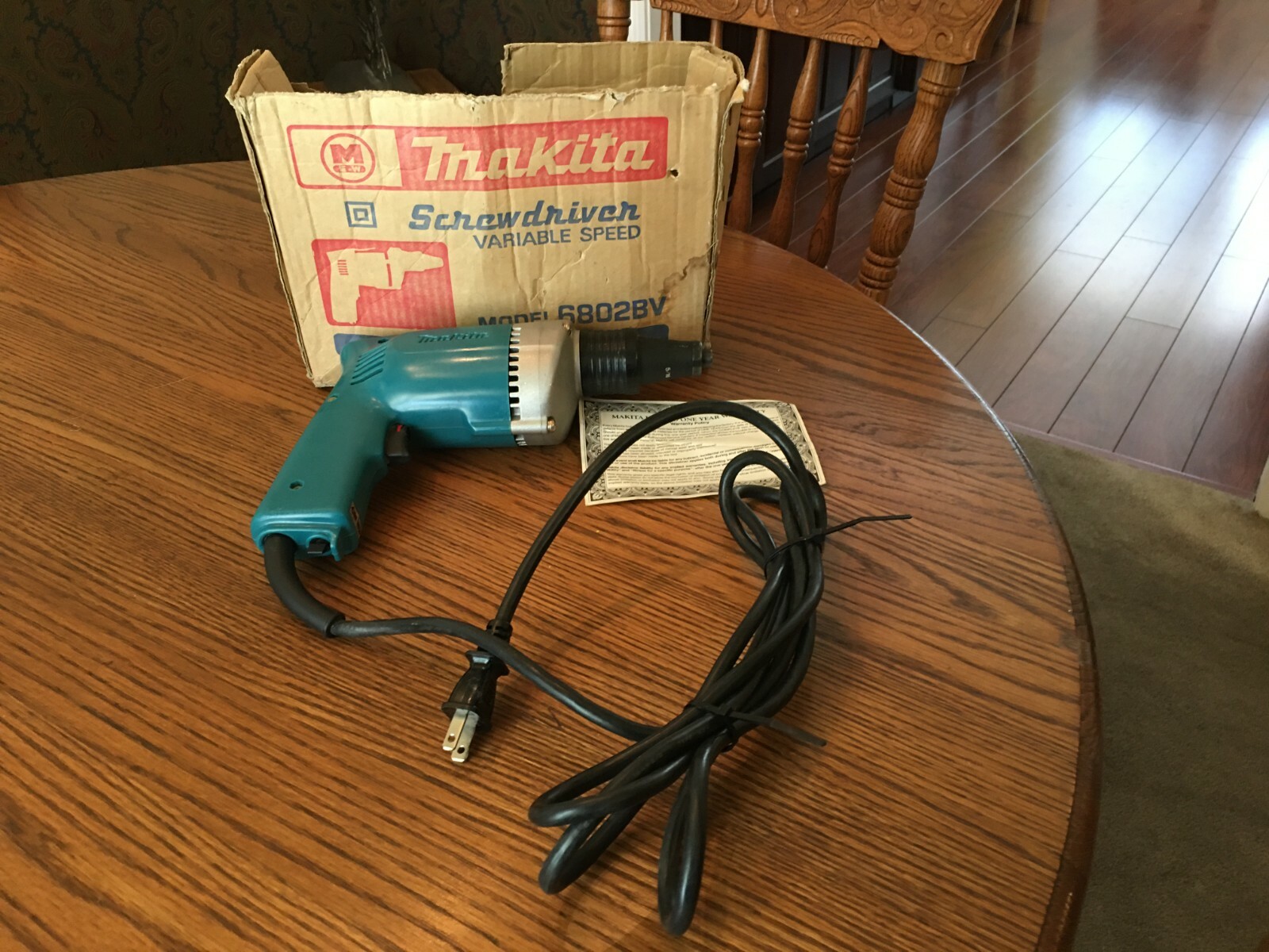 MAKITA 6802- BV Variable Speed Electric Screwdriver w/ Forward-Reverse