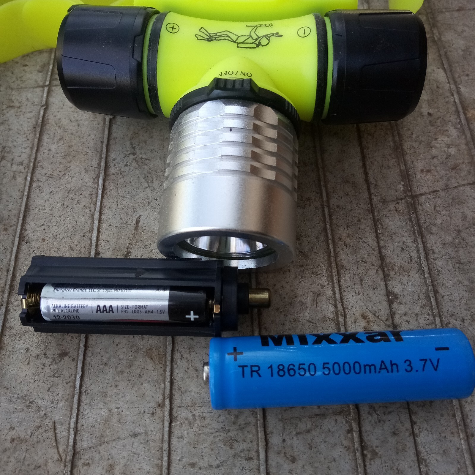 Diving Headlight LED 100m Waterproof Flashlight Torch Light NOS. x2.