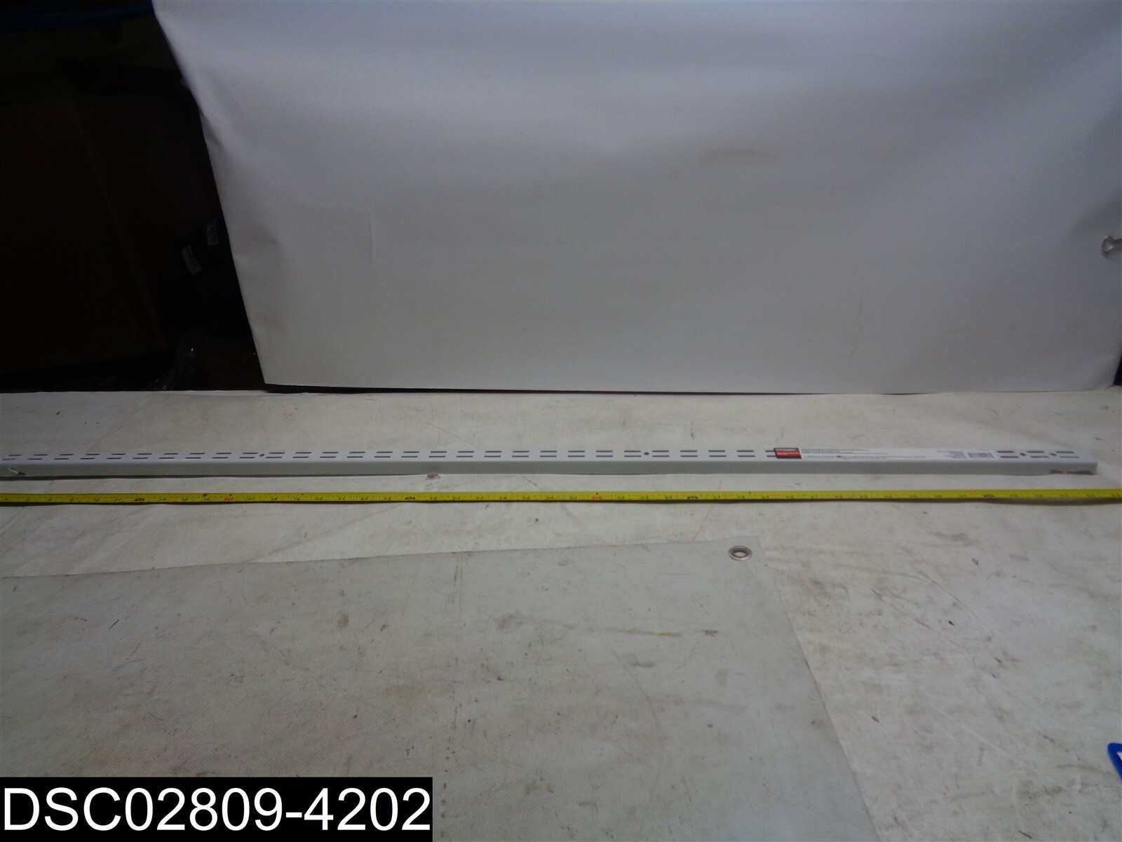 QTY=6: 1005 887 428 48" Everbilt White Steel Heavy Duty Vertical Rail