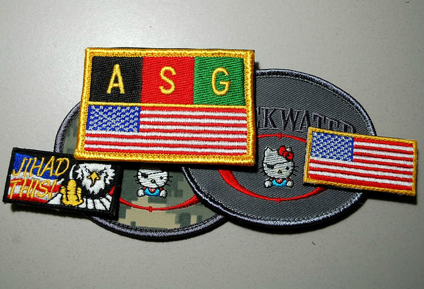 PRIVATE MILITARY CONTRACTOR PMC DIPLOMATIC SECURITY vêlkrö 3-PC SET: Hello Kitty