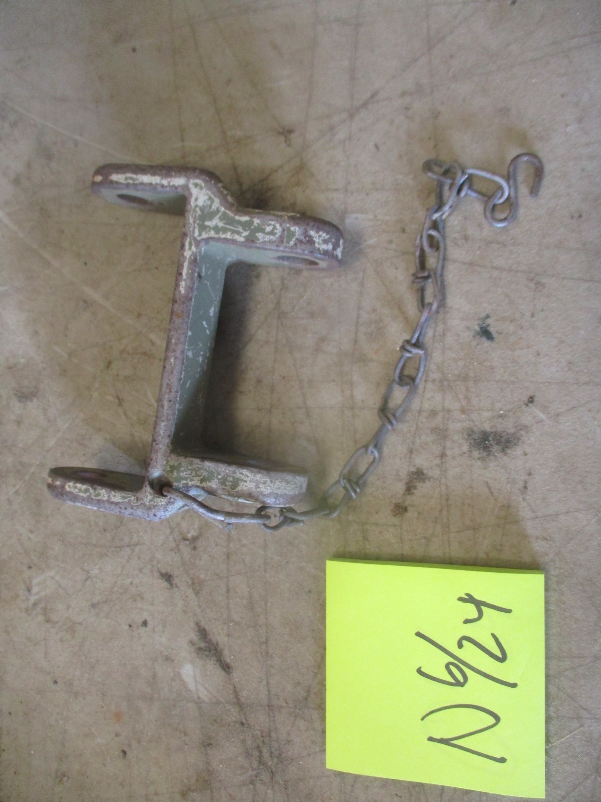 NOS Adapter Missing Pin, for Gun Mount 7046652 on Military Vehicle M113A3, etc.