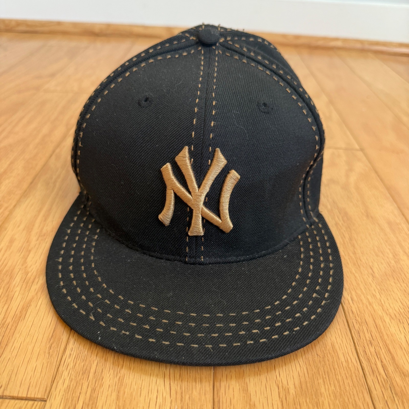 New York Yankees New Era 59FIFTY Black Fitted Hat MLB Baseball Cap 7 5/8