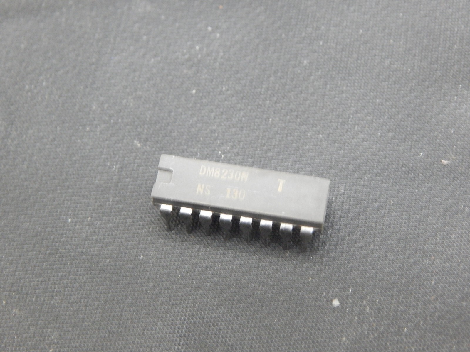NATIONAL DM8230N DIP IC 16 PIN - USA SELLER FAST SHIPPING