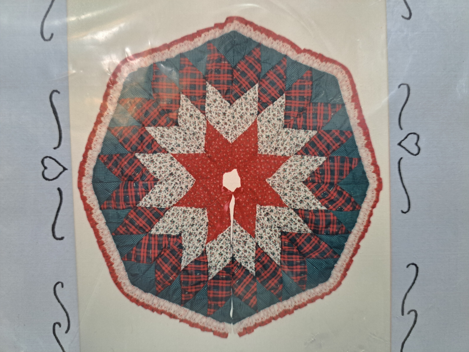 Lynn Dee Inc Quilt Pattern - Snowflake Puffed Tree Skirt (50") #S101 - Uncut