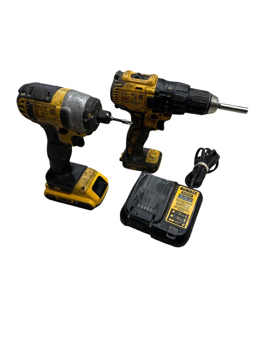 DEWALT DCK240C2 20V MAX Cordless Drill & Impact Driver Combo Kit (rl (PBR122266)