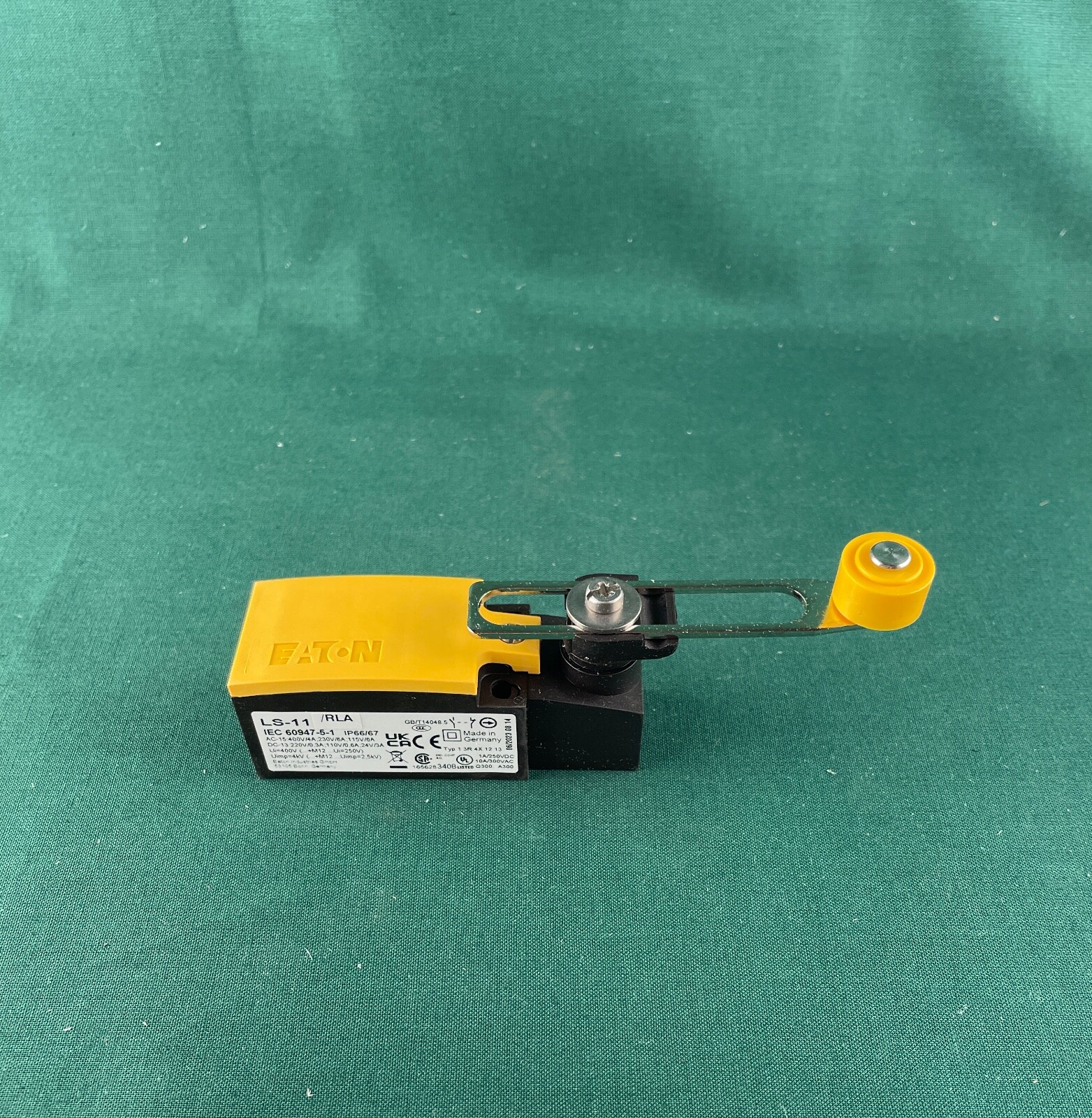 Eaton/Moeller Position Switch with Adjustable Roller Lever LS-11/RLA