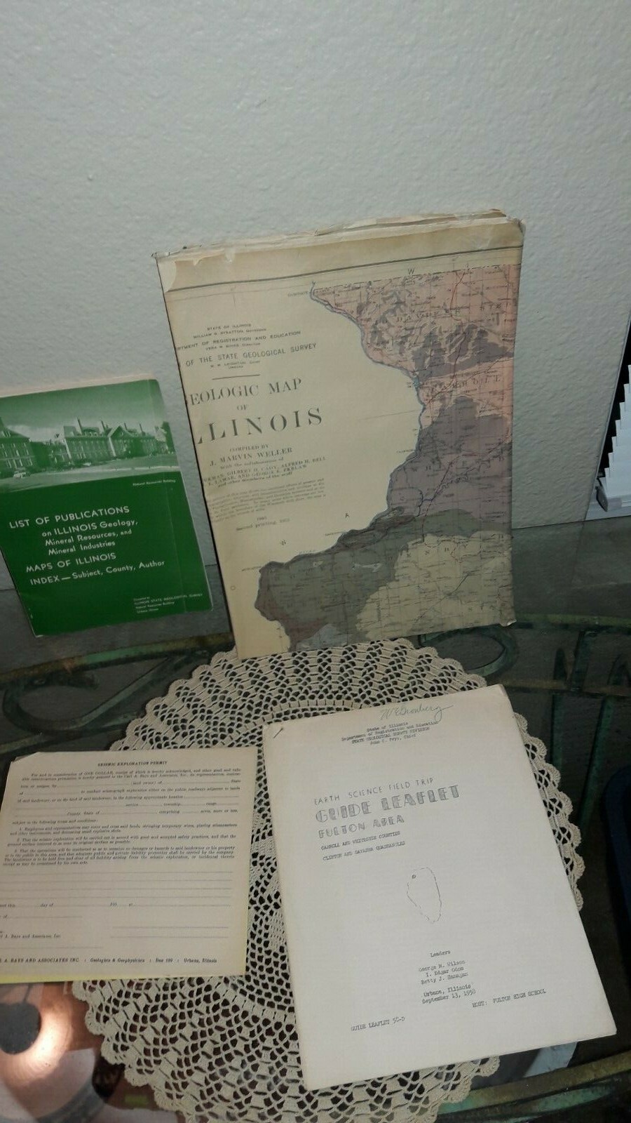 LOT 4 ITEMS: ILLINOIS GEOLOGIC MAP 1953, LIST OF PUBS. ILLINOIS GEOLOGY, ++++