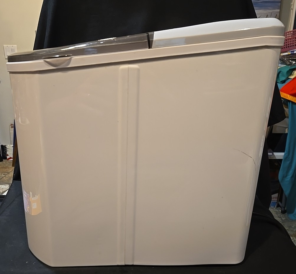 Kooler Things KT-Z6 Countertop Ice Maker Machine Self Cleaning - EXCELLENT
