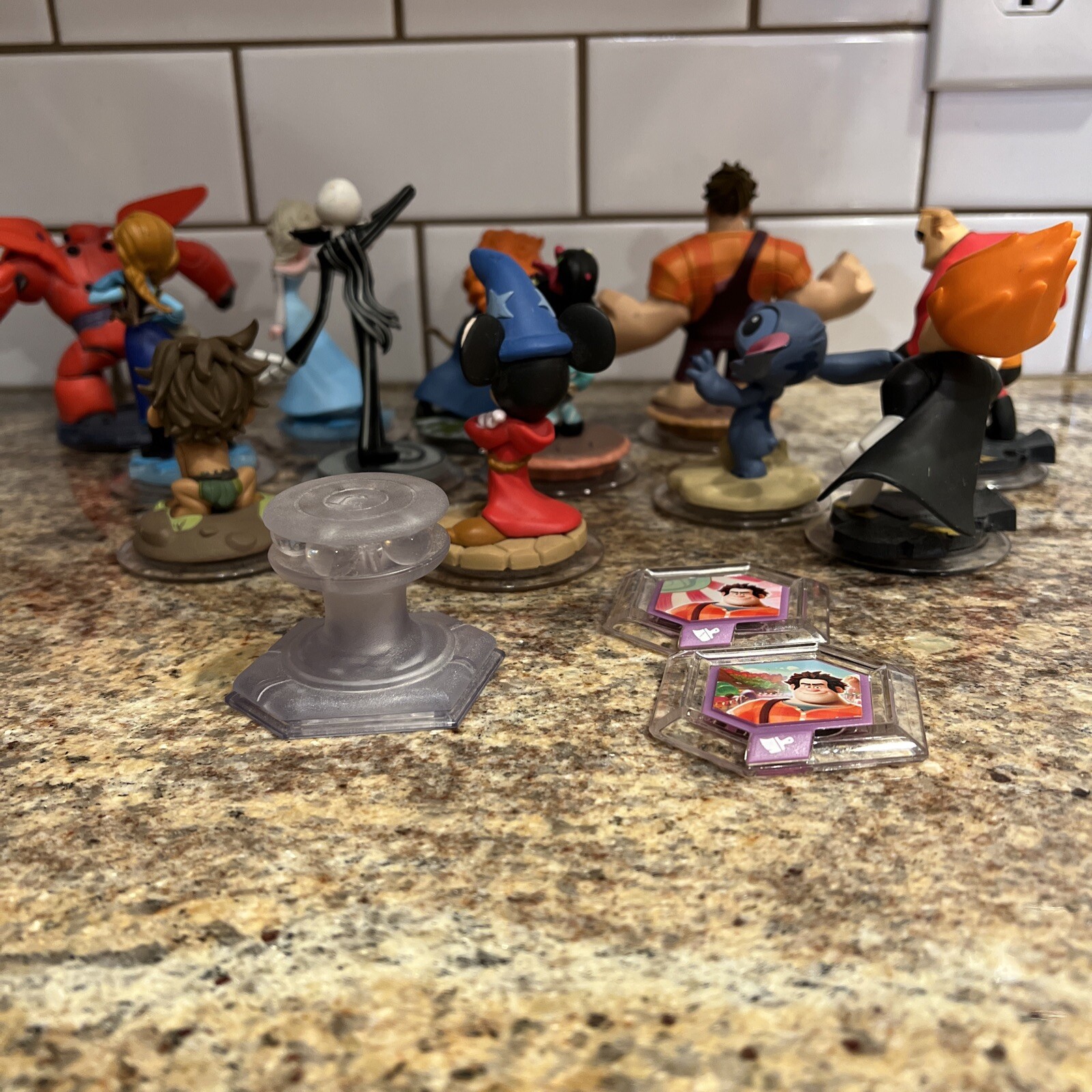 Disney Infinity Lot 15 Pcs: Incredibles, Brave, Frozen, Stitch, Nightmare, More