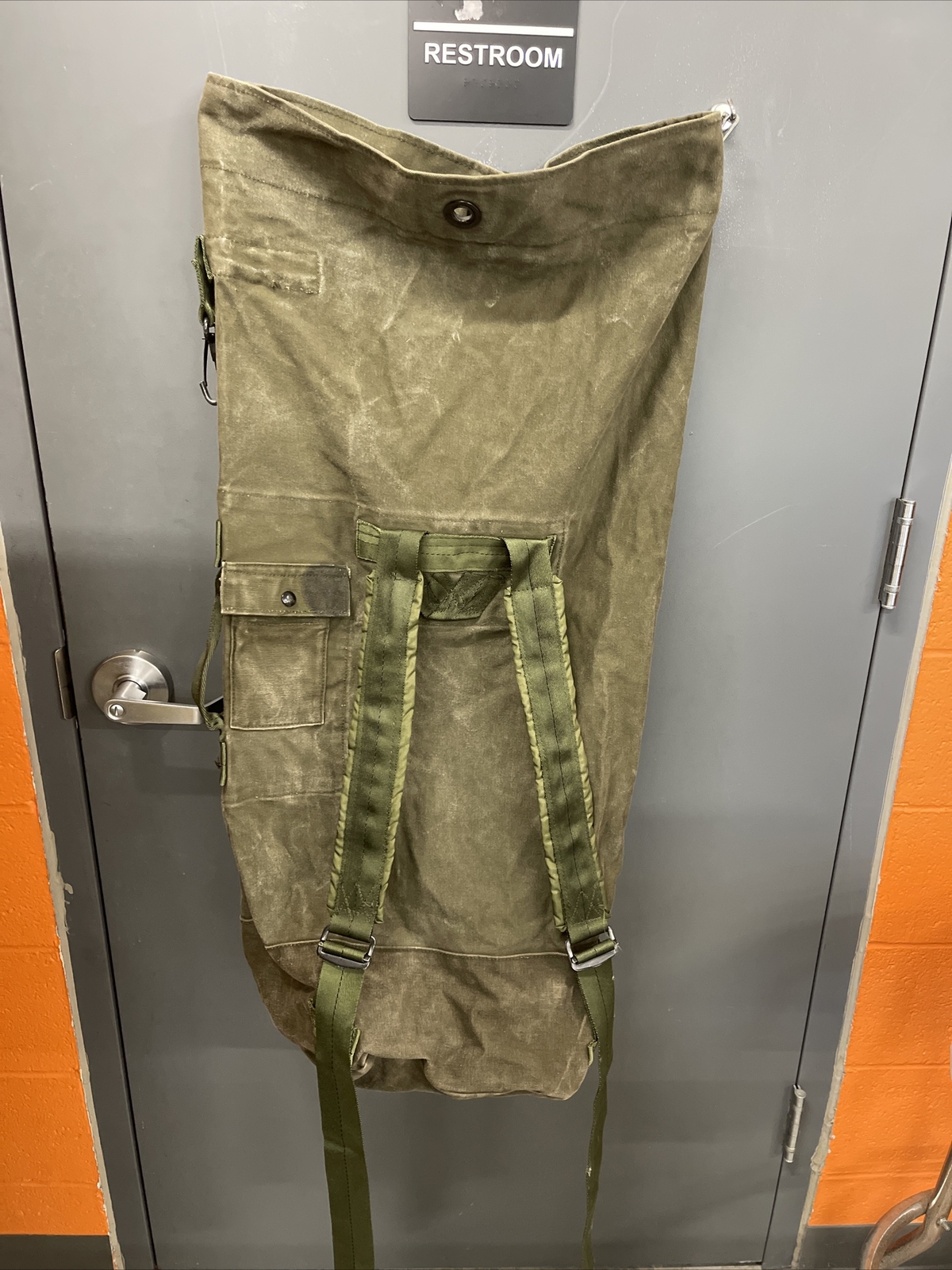 Vintage USMC ISSUE RUCK SACK SHOULDER GREEN CANVAS DUFFLE BAG Seabag