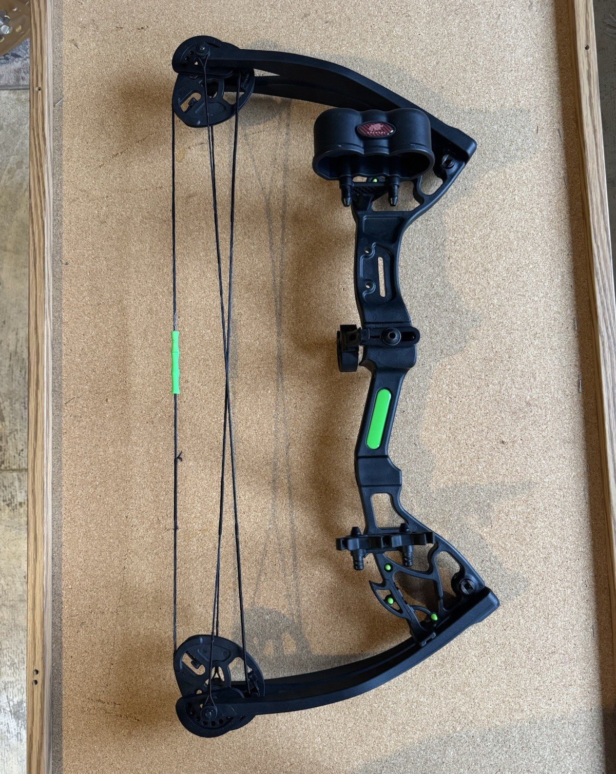 PSE Guide YOUTH RH Compound Bow w/ rest and quiver. Good/working cond.