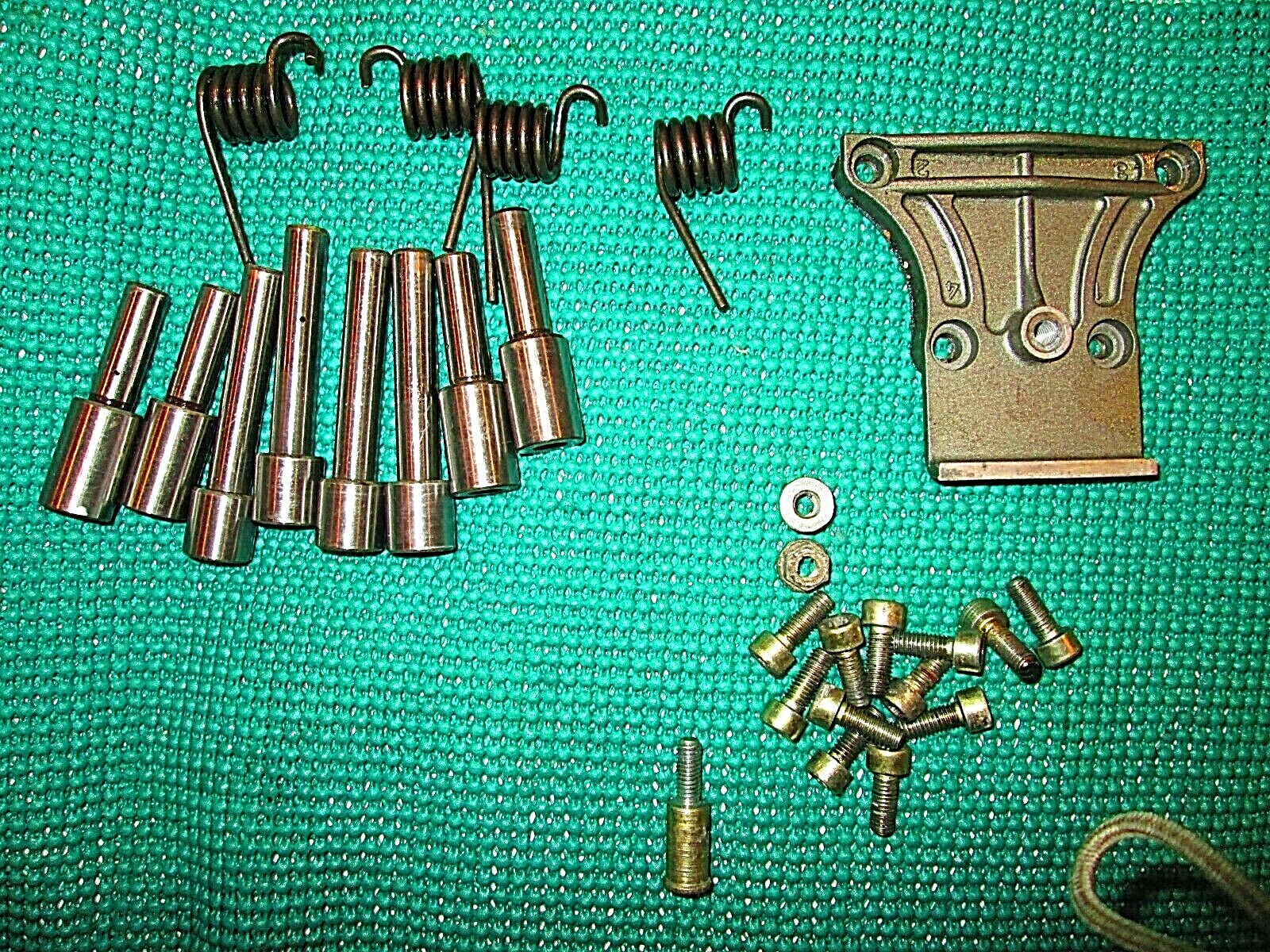 DUCATI OEM desmo CYLINDER HEAD "ROCKER PINS & ROCKER SPRINGS" HARDWARE COVER