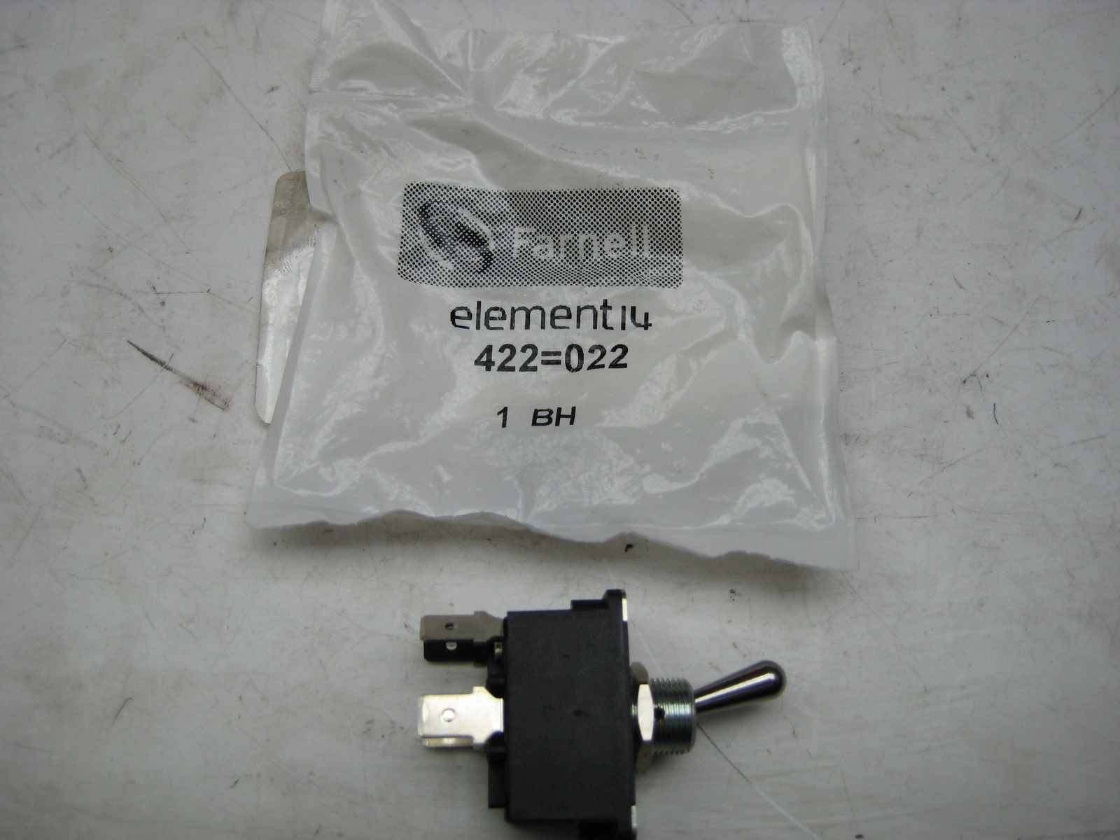 FARNELL 422=022 TOGGLE SWITCH NSMP