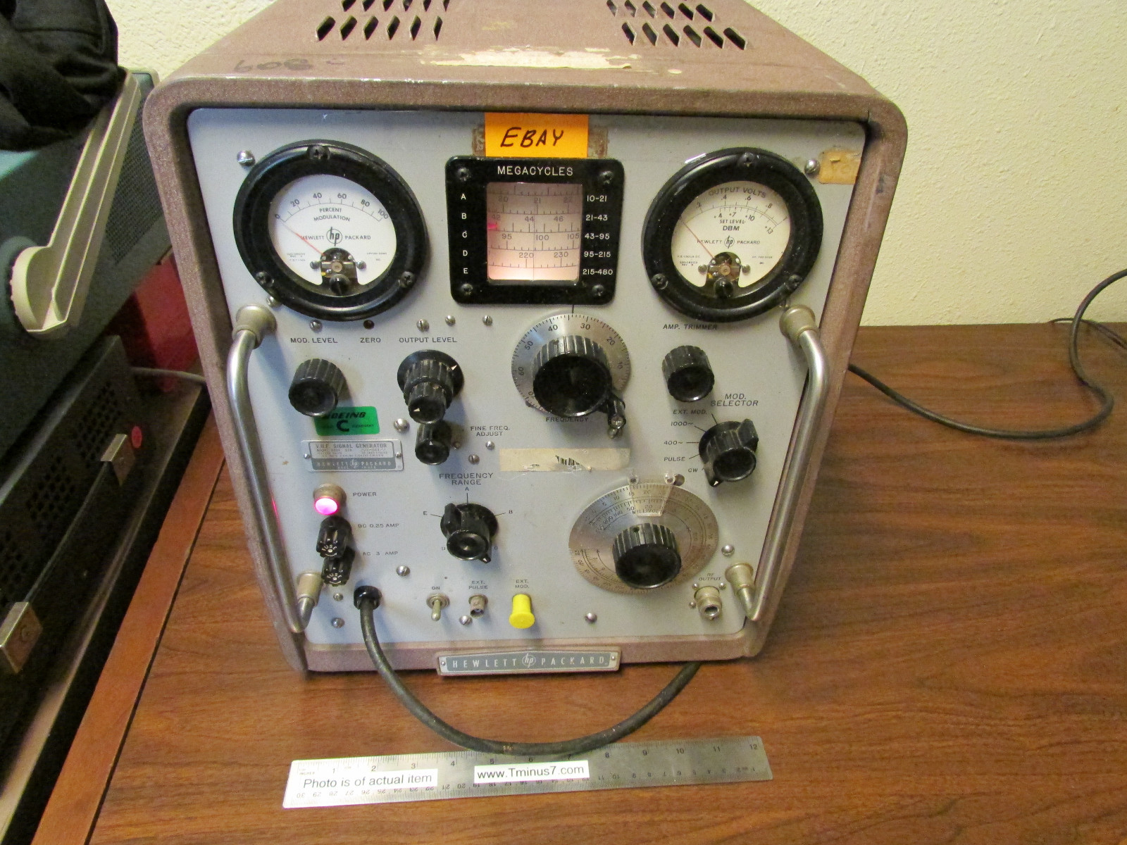 HP Agilent 608C VHF Signal Generator