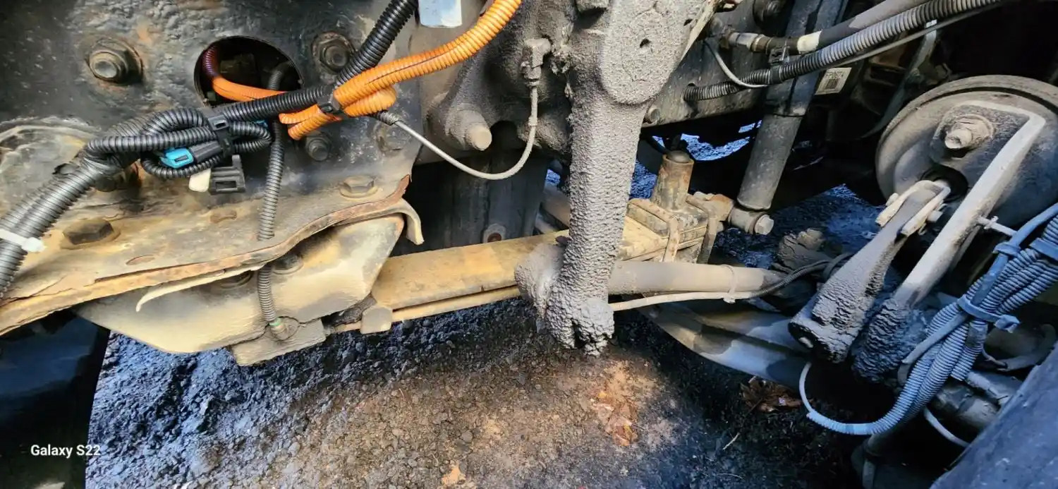 (Used) 2014 Freightliner Cascadia 113, FRONT LEAF SPRINGS Front Leaf & Springs