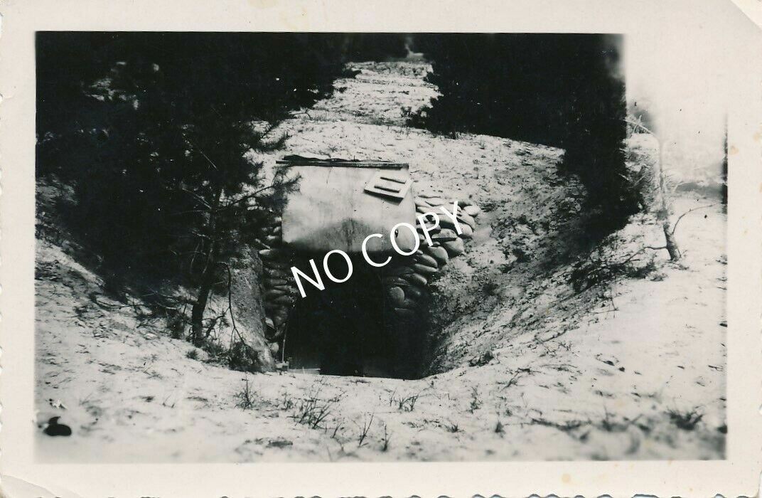 Photo WW II Shelter on the Western Front E1.12