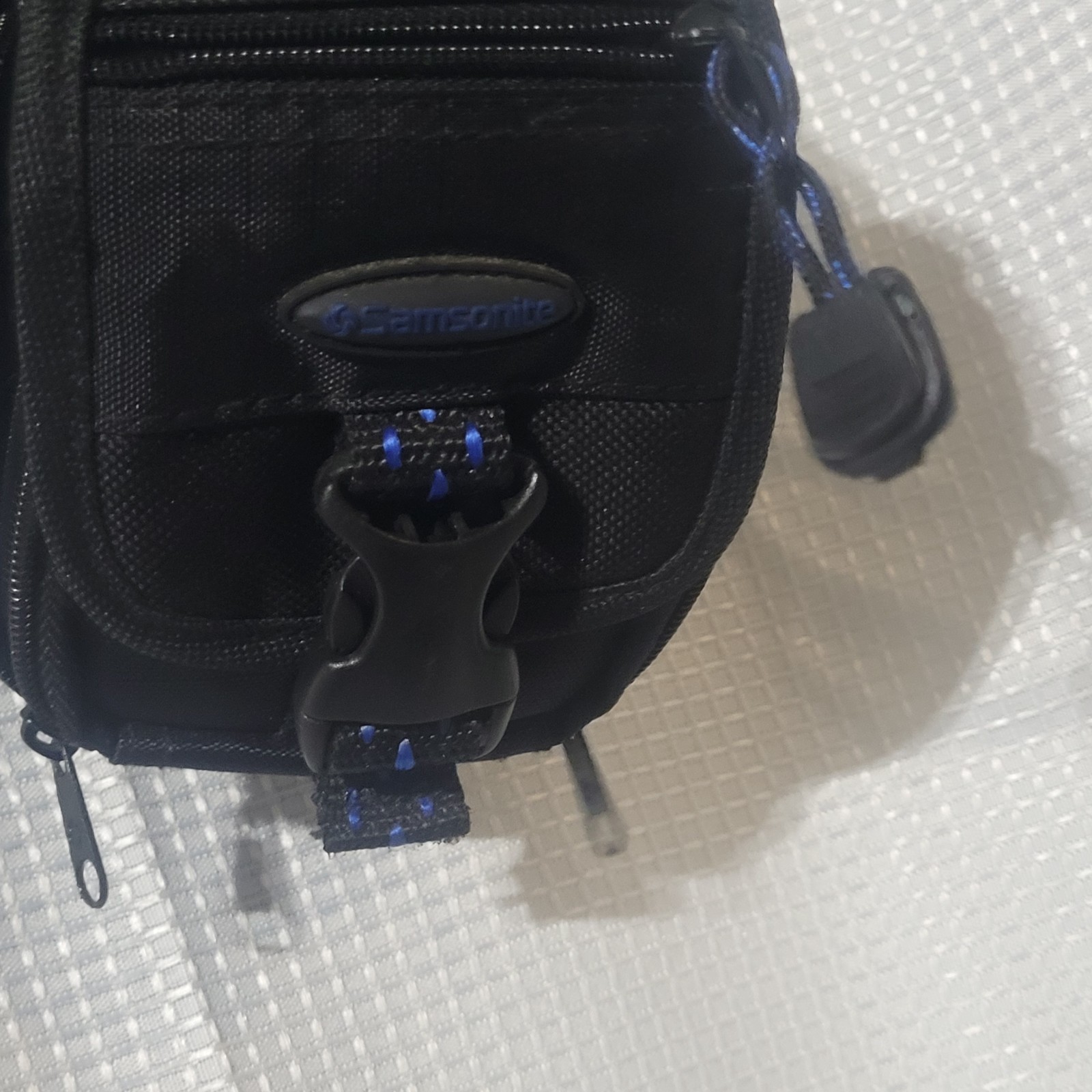 Samsonite Black/Blue Zippered Canera Case