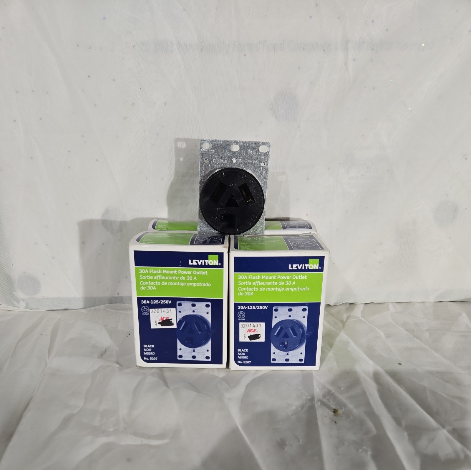 Lot Of 4 LEVITON 5207 FLUSH MOUNT OUTLET NEMA 10-30 125/250V 30A 3-WIRE SURPLUS