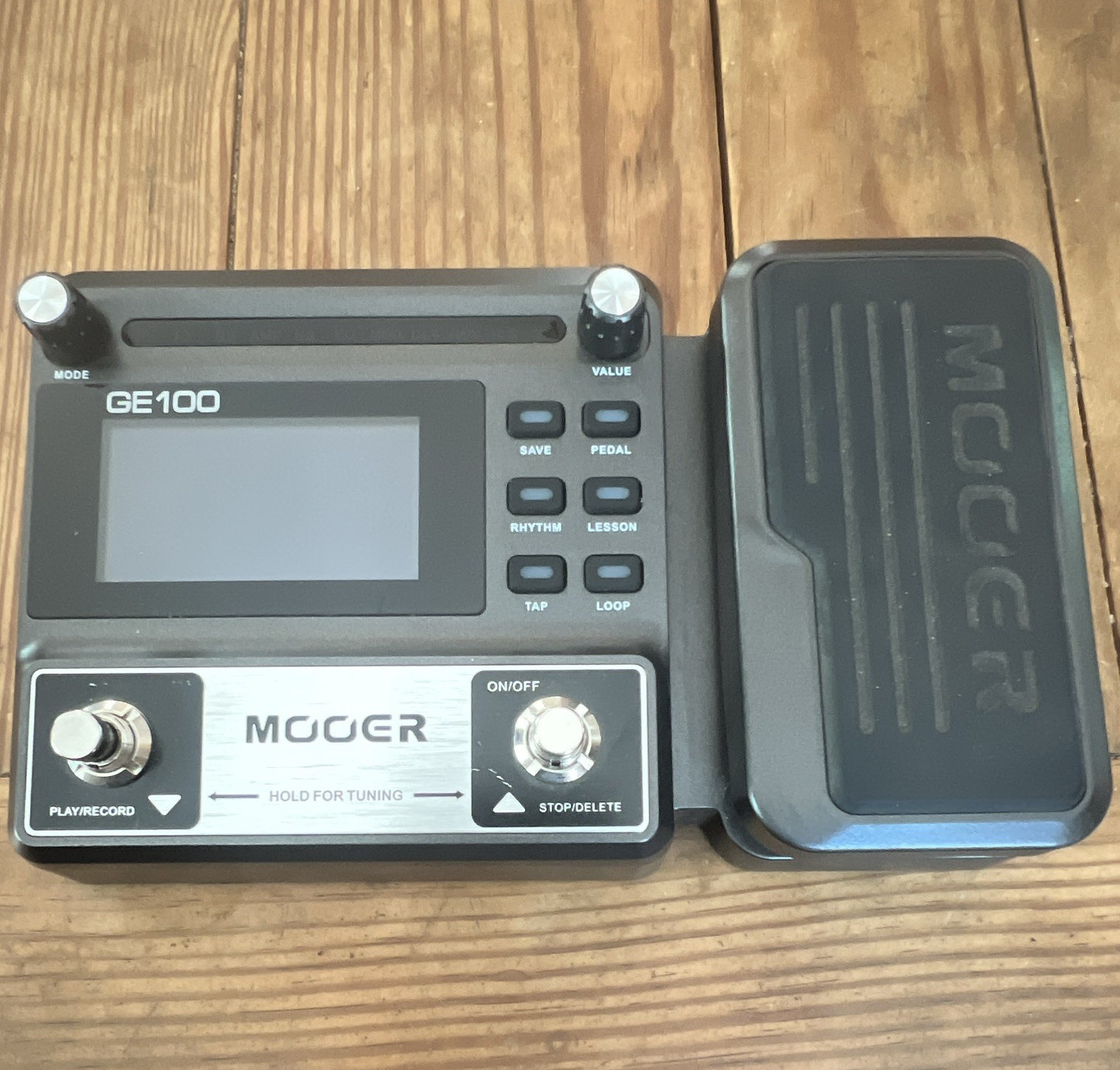 MOOER GE100 Digital Multi-Effects & Looper Pedal w/ Expression for Guitar