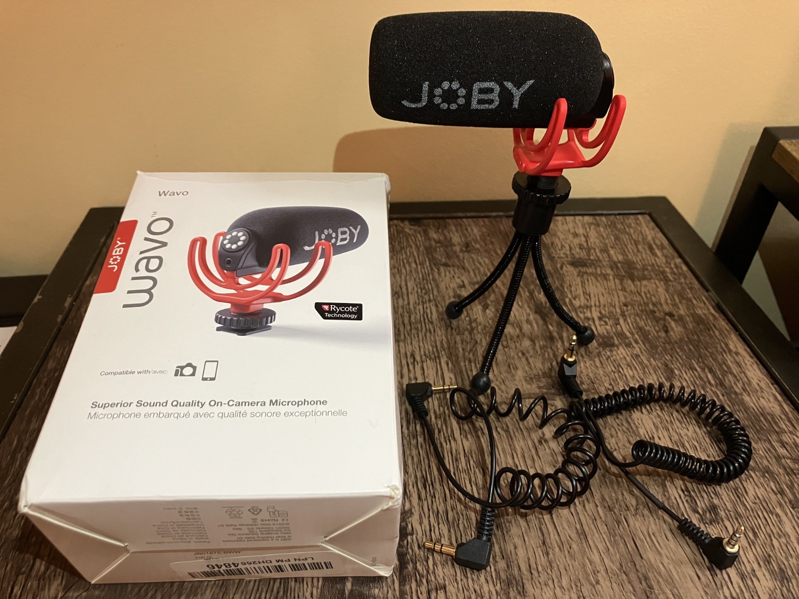 JOBY Wavo On-Camera Vlogging Compact Microphone Super Cardioid JB01675-BWW DSLR