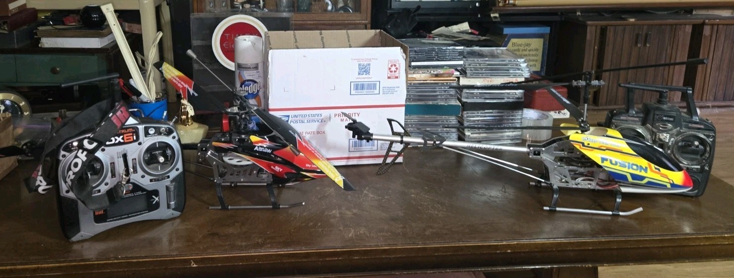 2 World Tech Toys:  HELICOPTERS Radio Control FUSION AIRFLOW W/ REMOTES PARTS