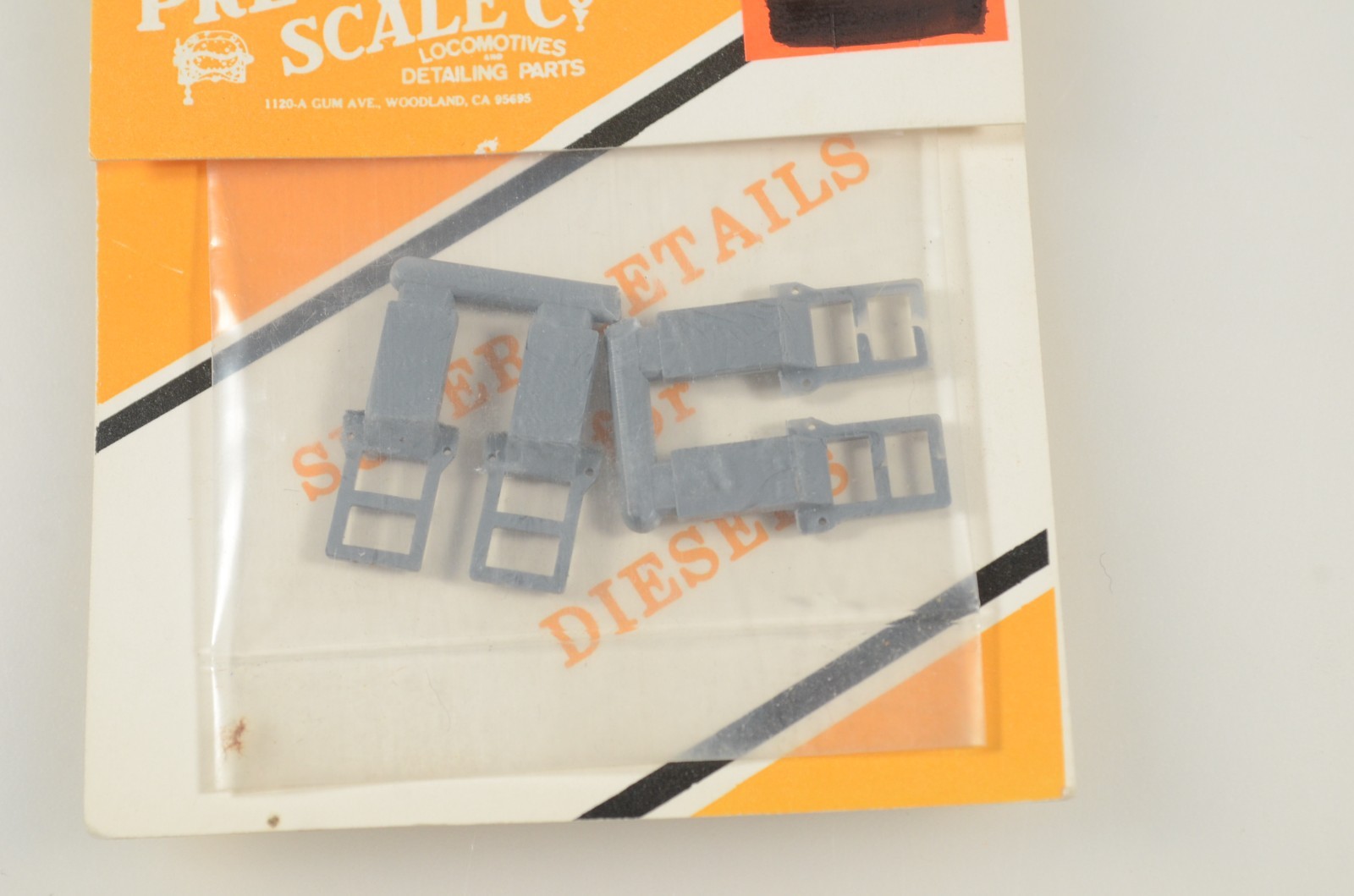 Precision Scale HO Steps Alco - 3950