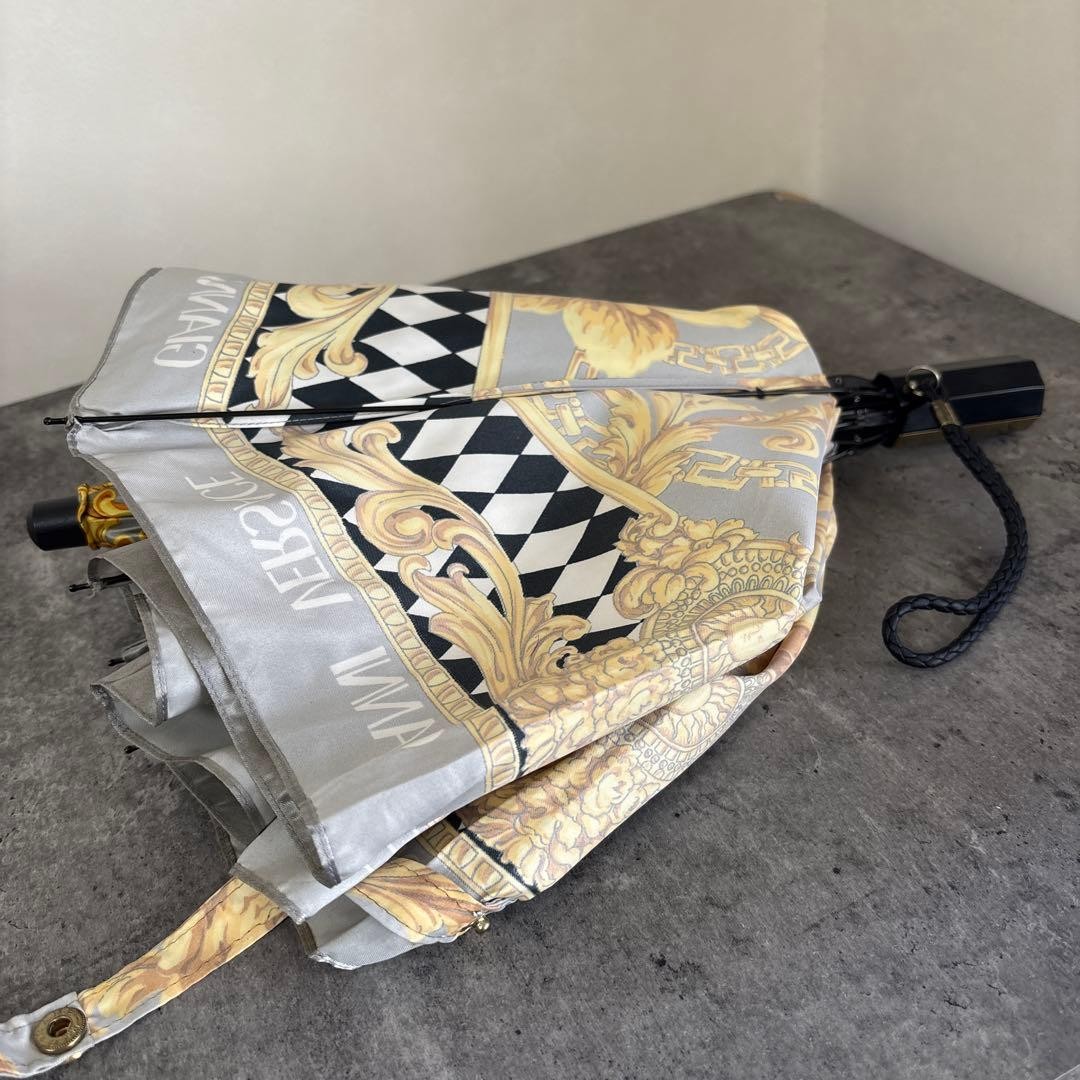 Vintage Gianni Versace Baroque Gold pattern foldable umbrella Authentic Used