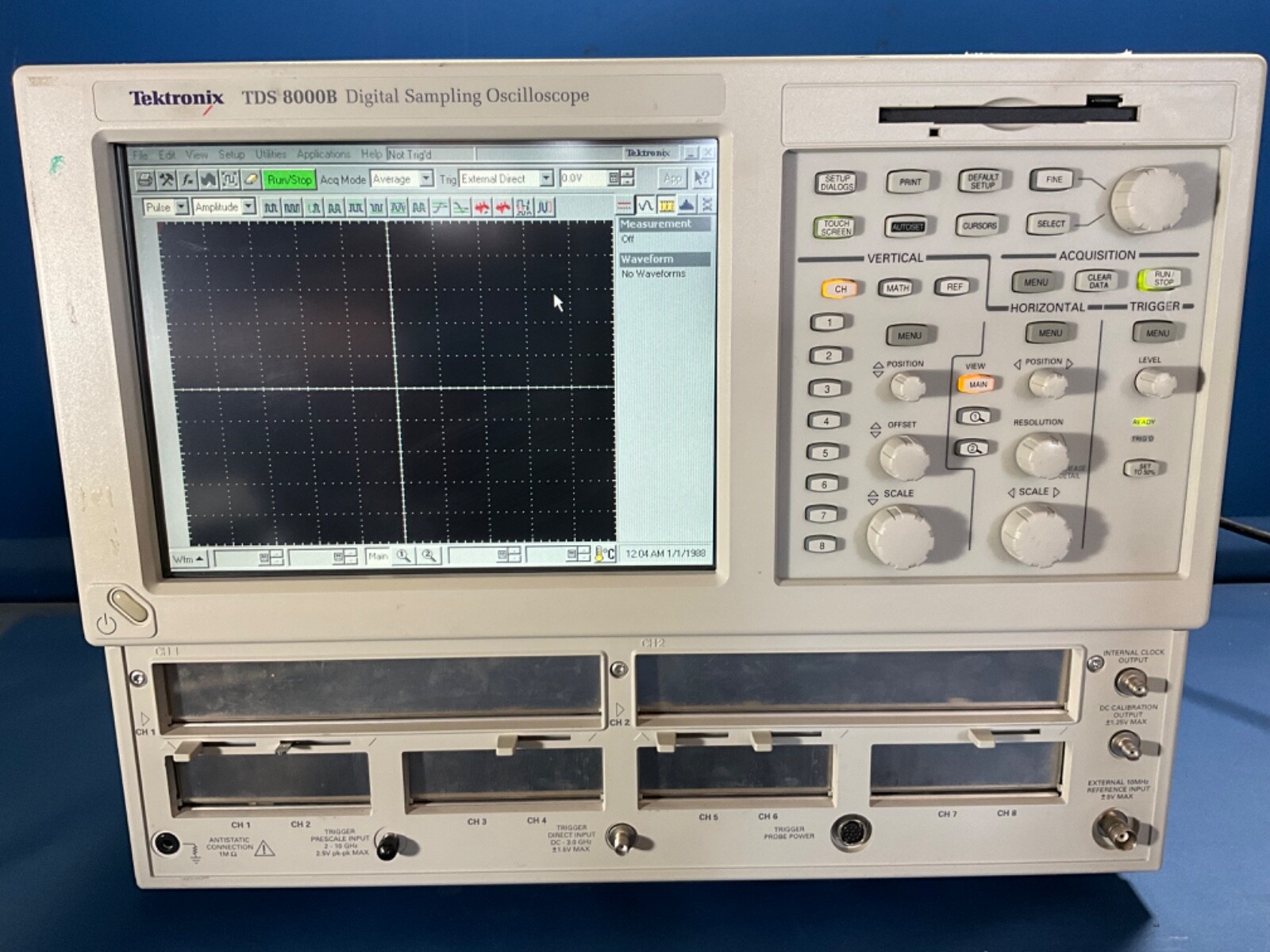 TEKTRONIX TDS8000B DIGITAL SAMPLING OSCILLOSCOPE