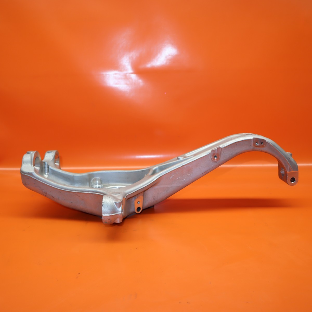 TESLA MODEL 3 KNUCKLE LEFT FRONT DRIVER 2017-2021 2022 2023 1044311-00-E RWD OEM