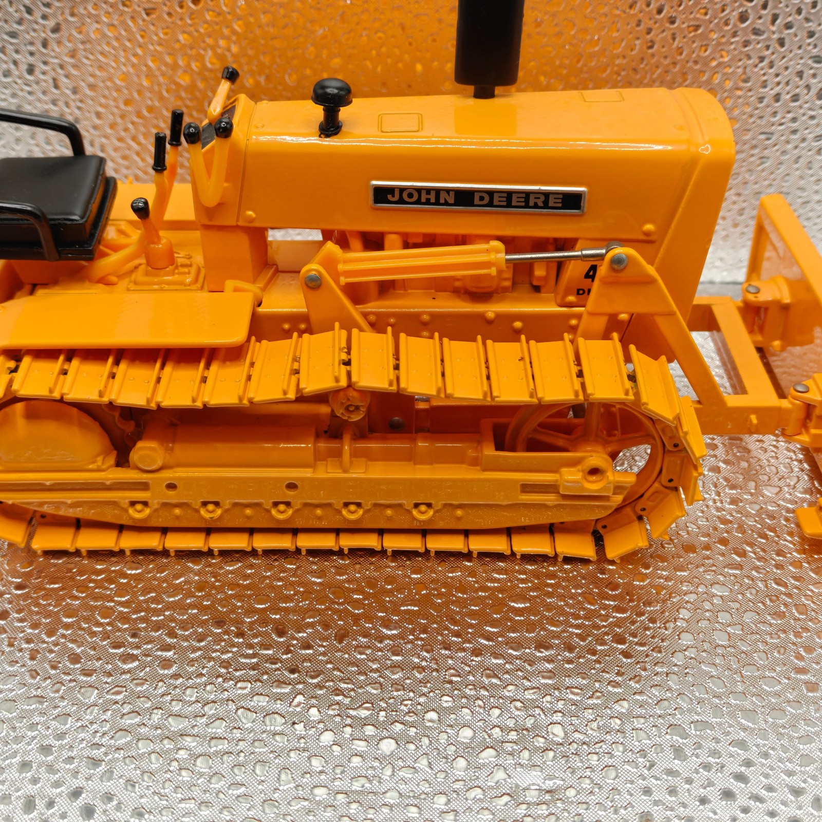 Ertl 1/16 John Deere 440 Crawler Dozer with Blade
