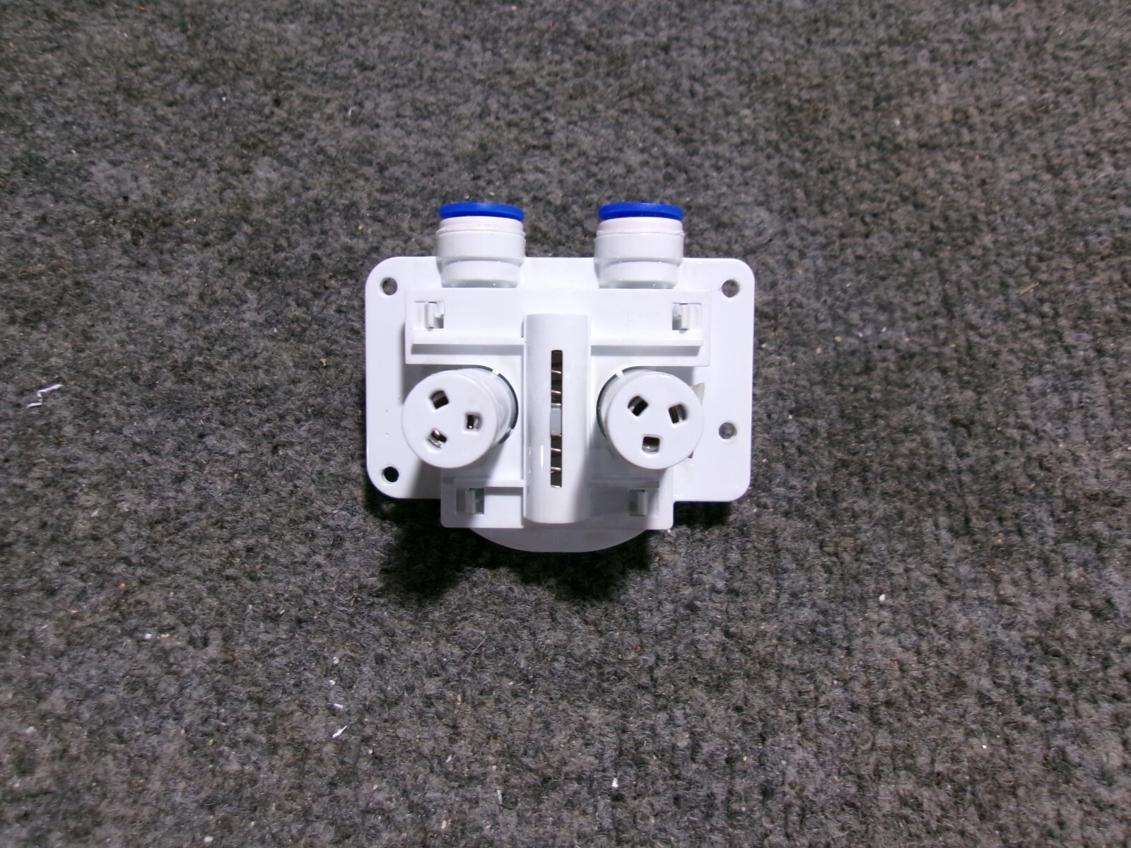 242009604 FRIGIDAIRE KENMORE REFRIGERATOR WATER FILTER BASE