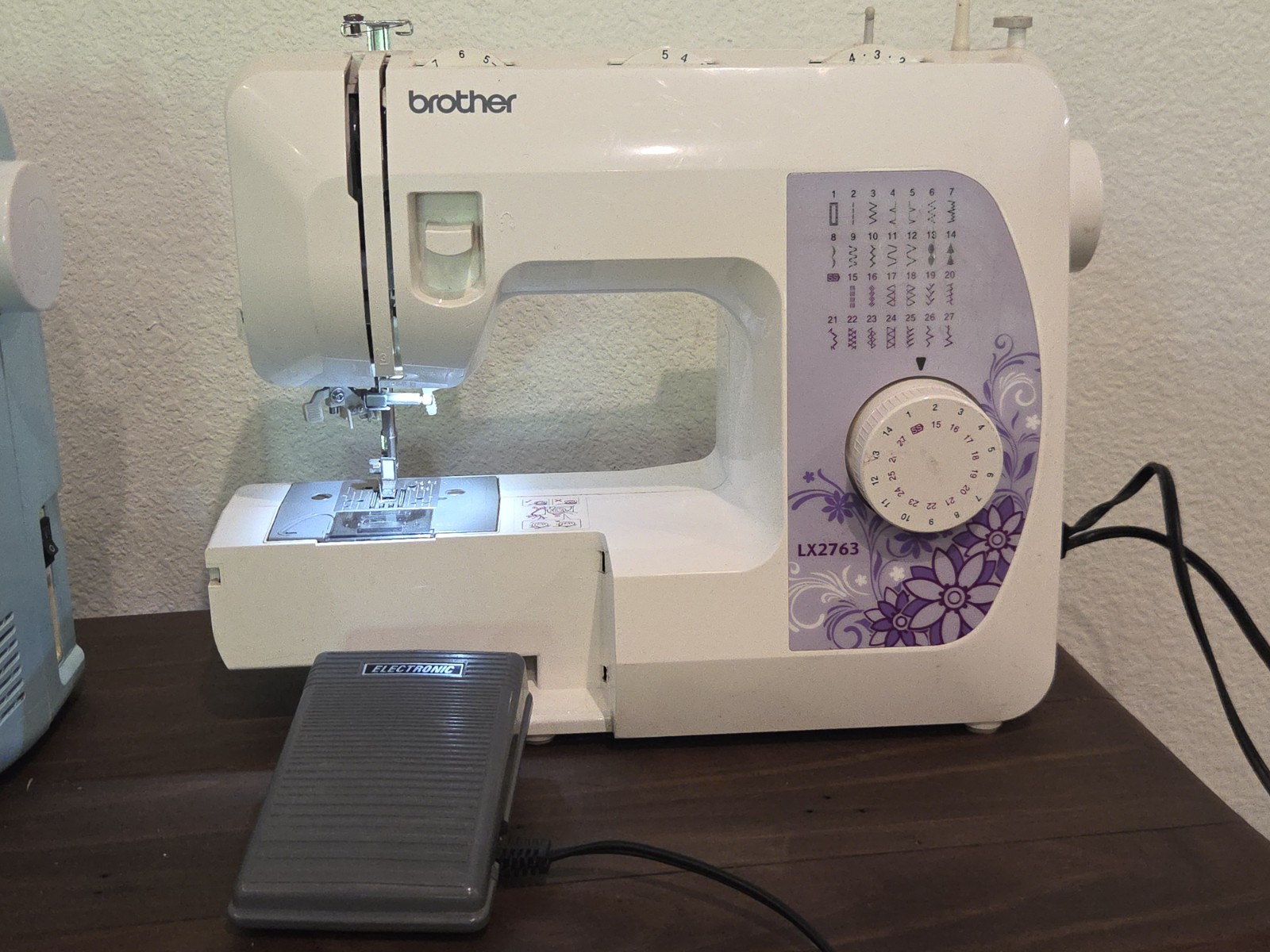 Brother LX2763 Sewing Machine Works FOR PARTS