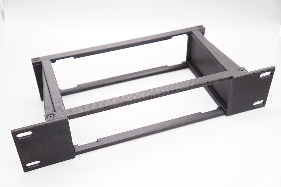 Rack Mount Bracket 9,5Zoll for Focusrite 4i4 Scarlett USB Audo Interface 3rd Gen