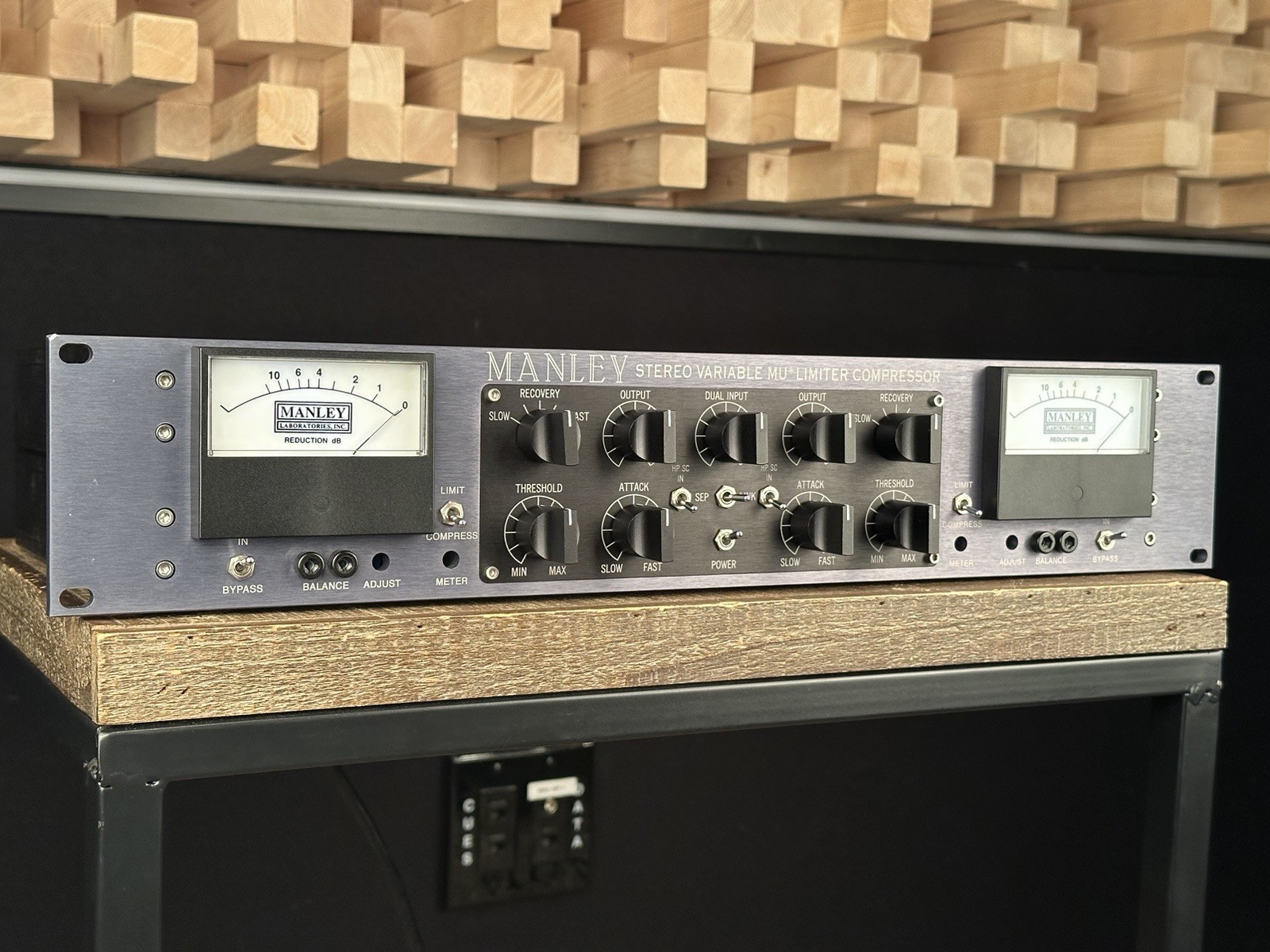 Manley Labs Variable MU Stereo Tube Compressor Limiter. HP Filter SC. Vari Mu