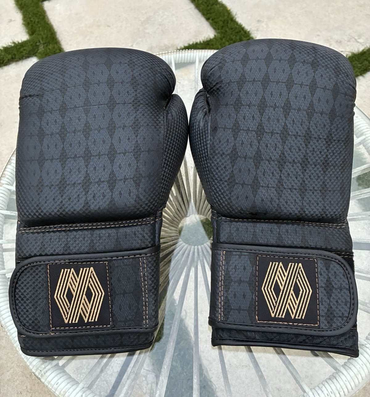 Mayweather Size L/XL Black Gold + Fitness Tato Pro Sparring Gloves New