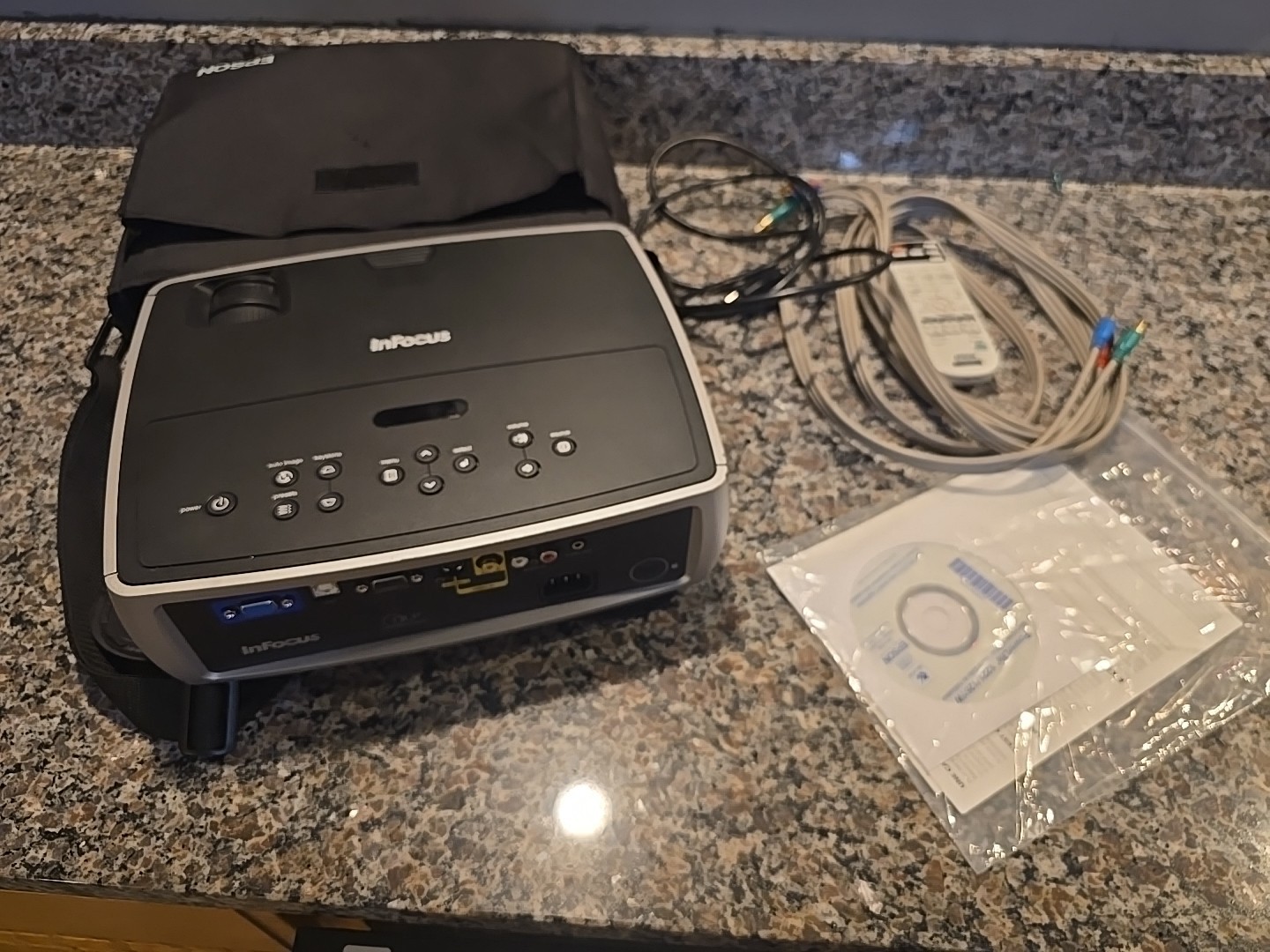 InFocus IN26+ W260 DLP Projector