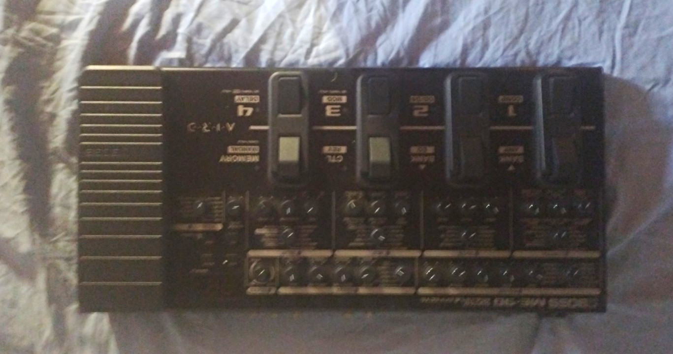 BOSS ME-90 Guitar Multi Effects Prossesor, Barely Used