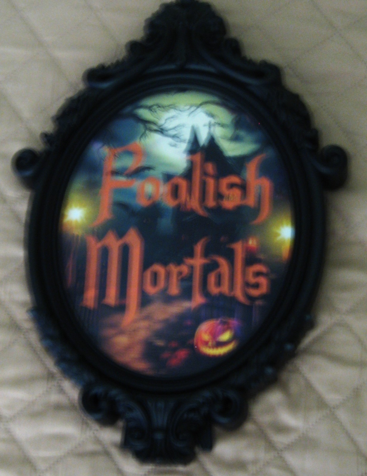 Halloween Decor 14x10 FOOLISH MORTALS Lights &Sounds Framed Easal Back Lenicular