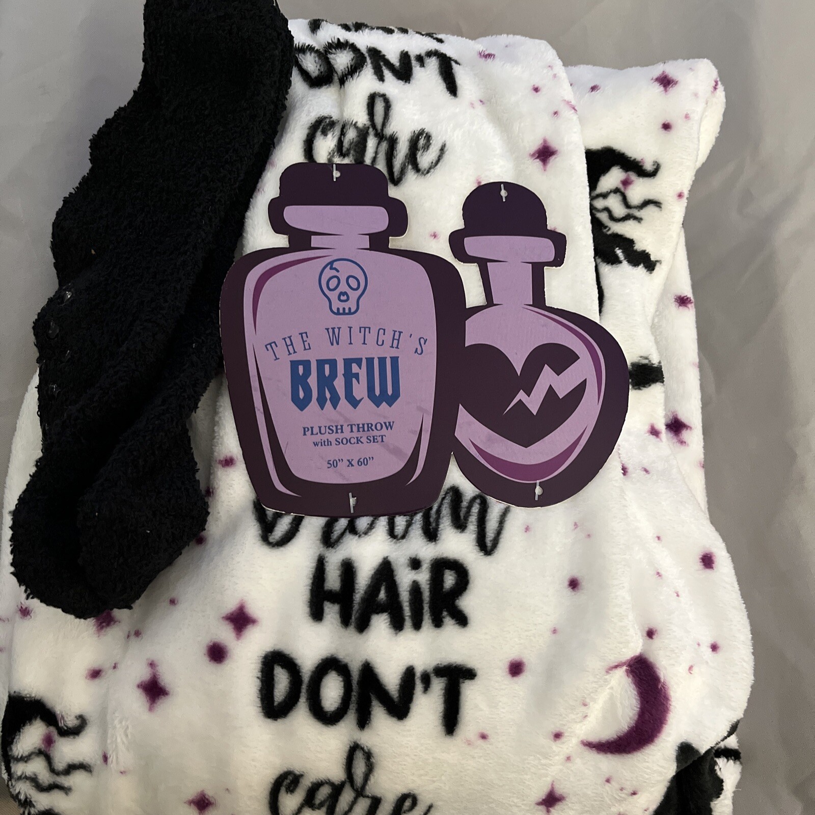 HALLOWEEN THROW “ BROOM HAIR DON’T CARE” WITCHES FLYING, MOONS, STARS 50”x60”NEW