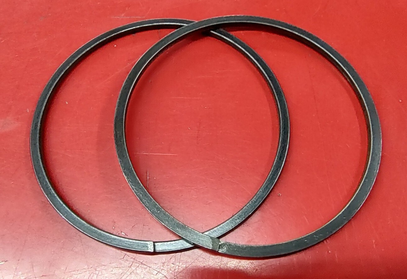 2 NOS GM 38-54 Passenger 3 spd transmission 2nd speed gear retainer #591361