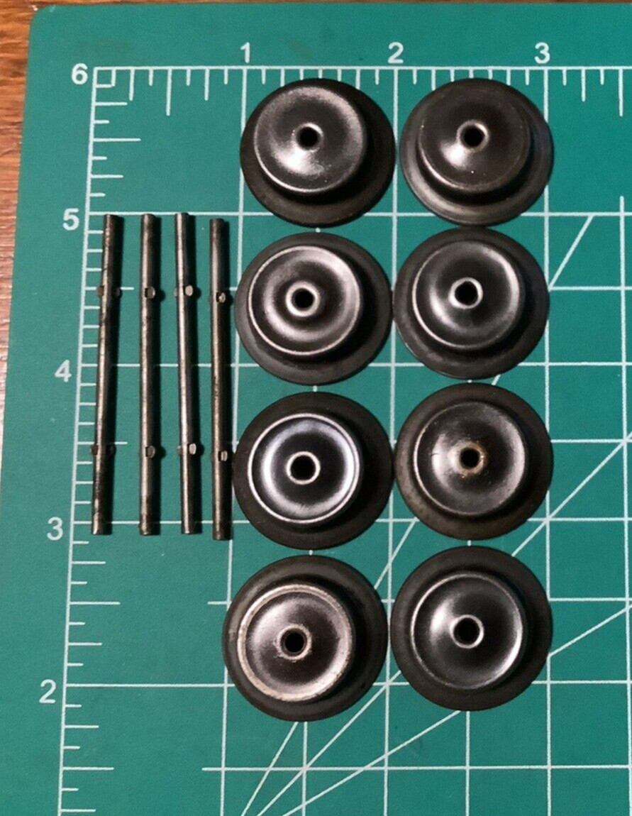 Lionel Pre War 4 Sets of Wheels and Axles